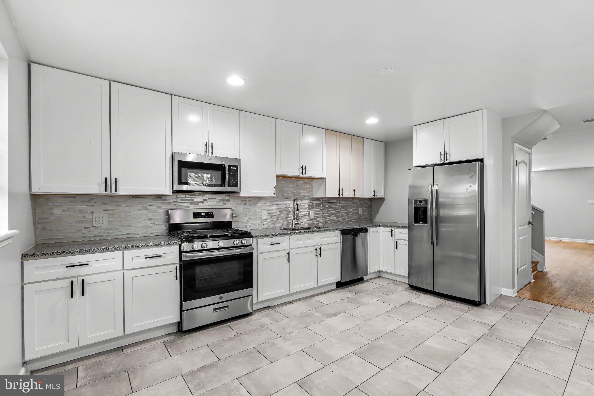 HOLLINS MARKET - Residential
