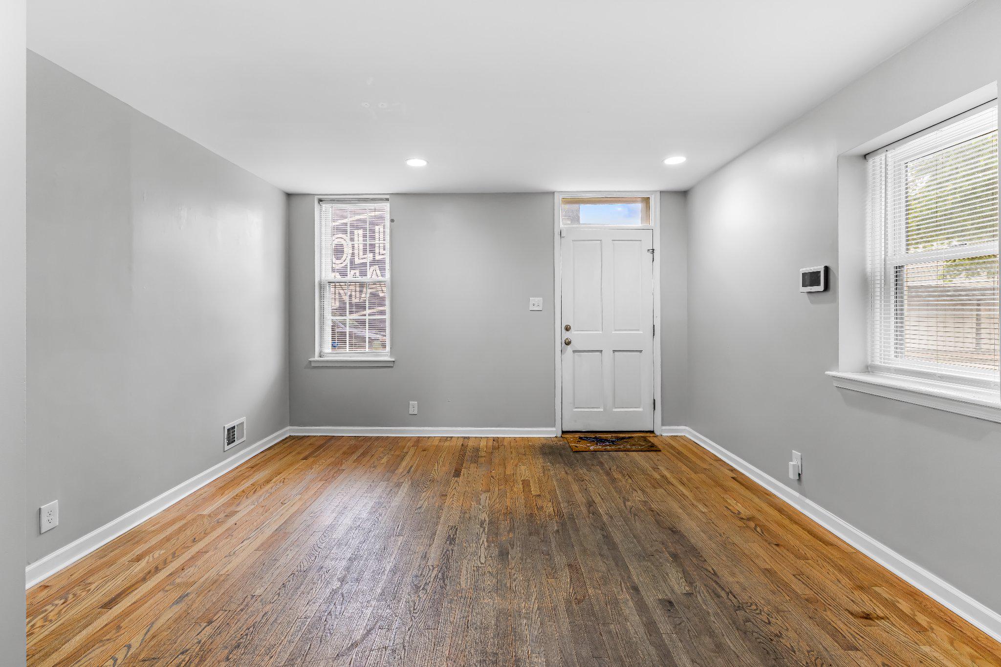 HOLLINS MARKET - Residential