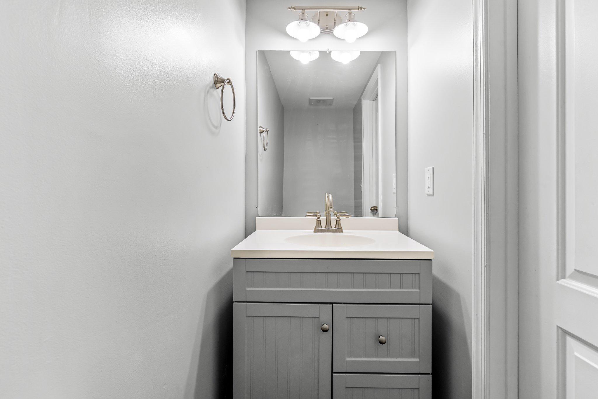 HOLLINS MARKET - Residential