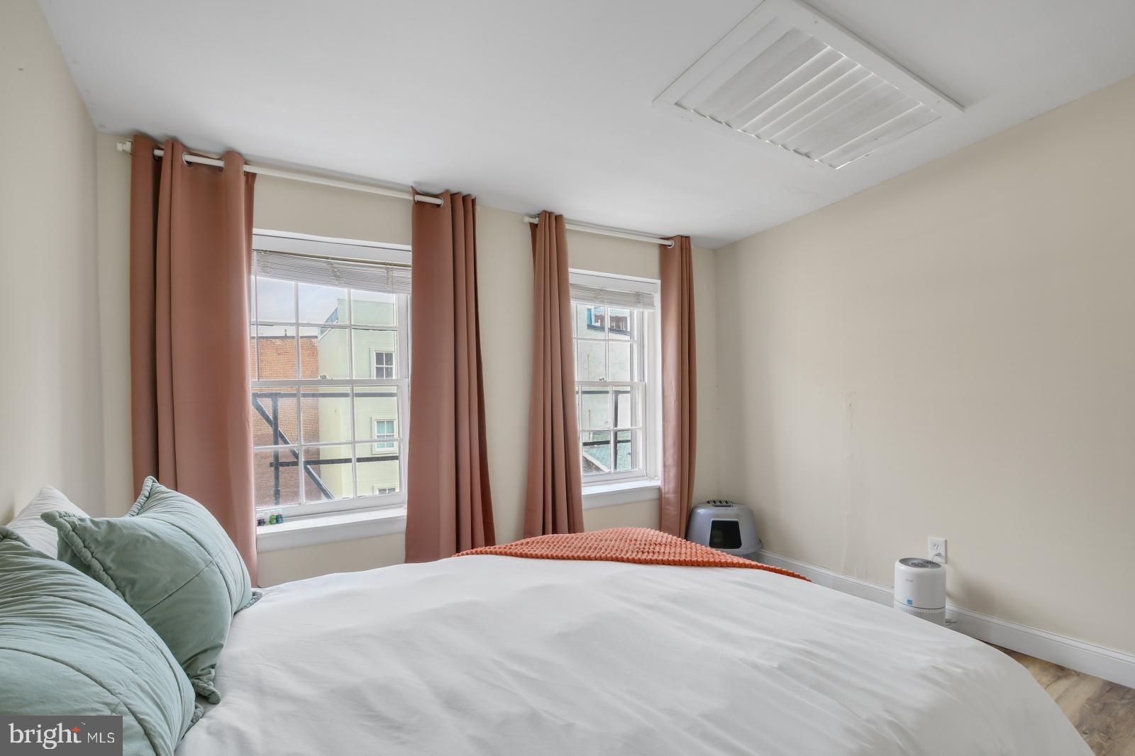 OLD CITY - Residential Lease