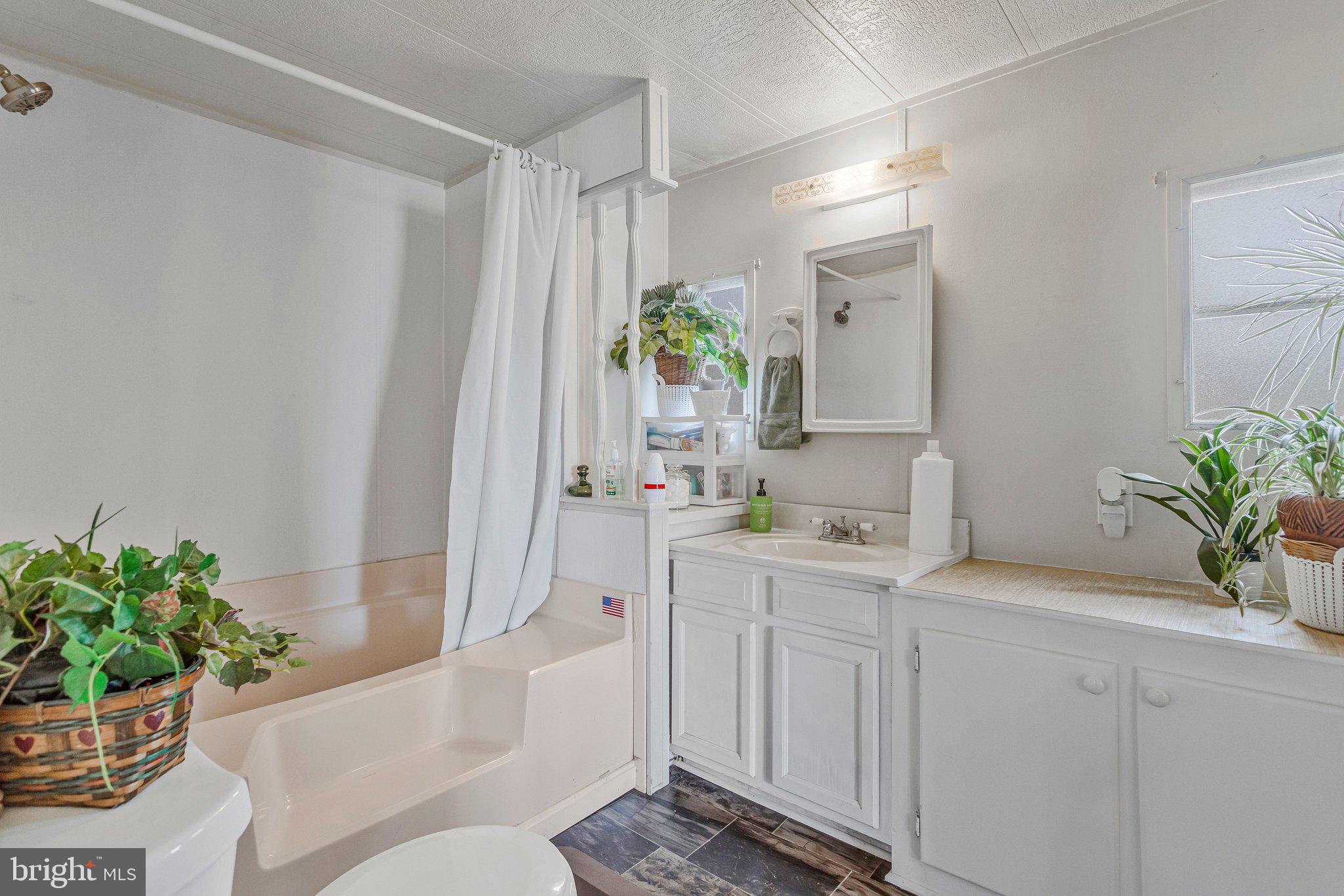 FLOWER VILLAGE - Residential