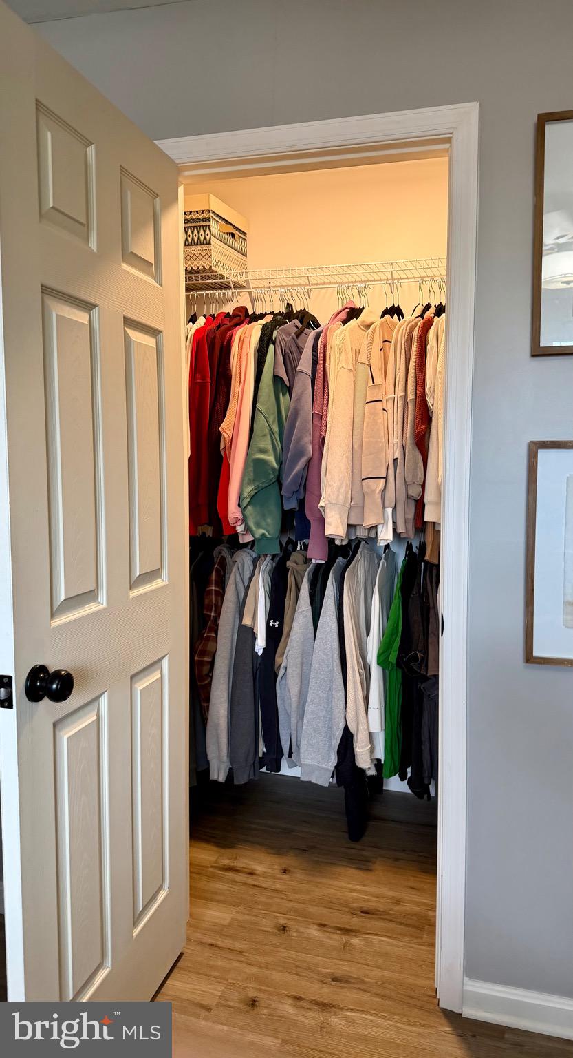 MEADOW BROOK - Residential