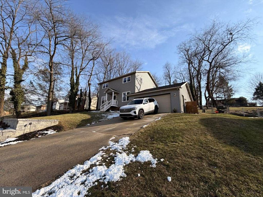 Photo of 5717 Kenwood Avenue, HARRISBURG, PA 17112 (MLS # PADA2053022)