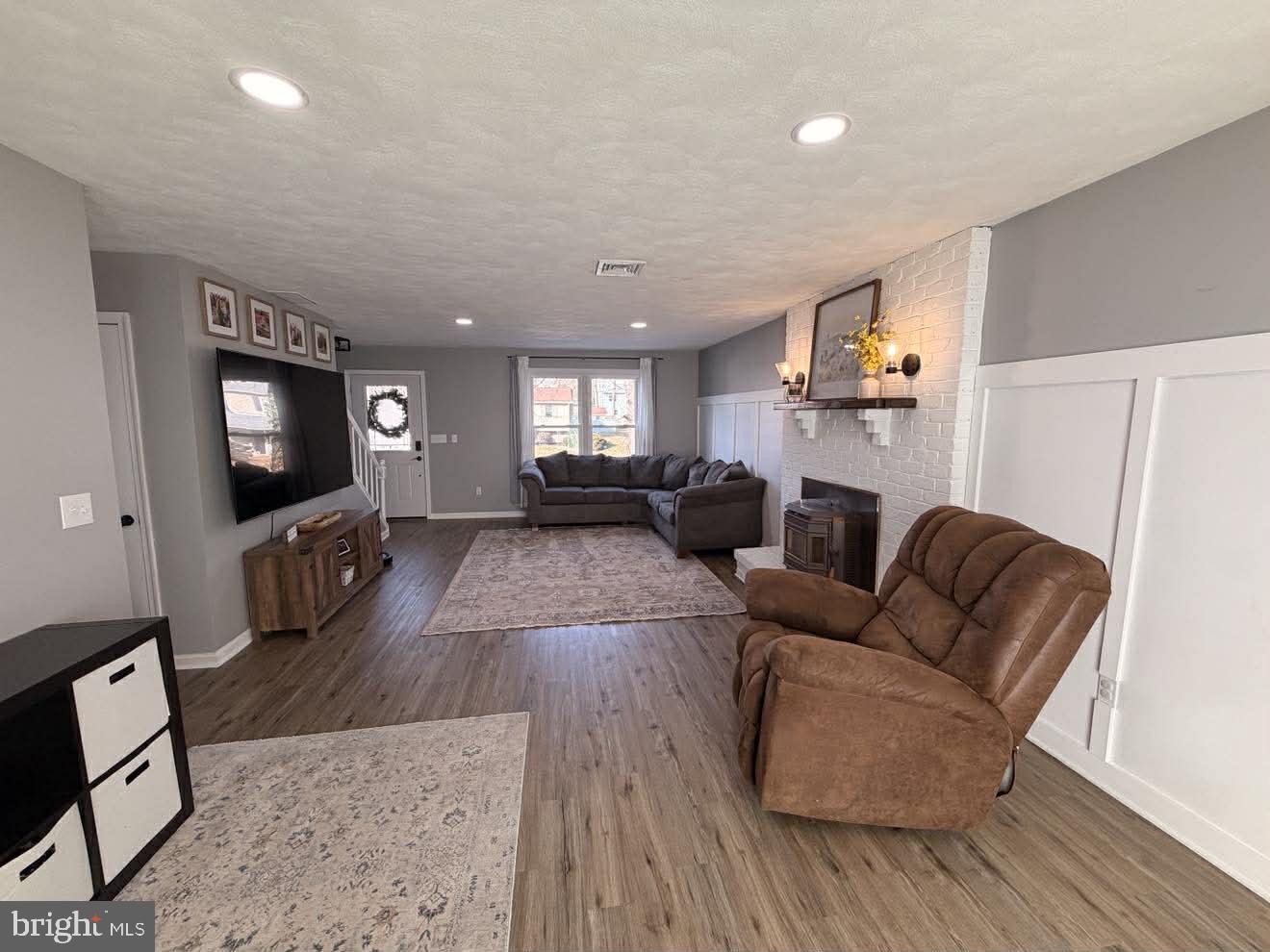 MEADOW BROOK - Residential