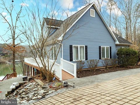 Homes For Sale - 1765 Heron Pointe Lodge Dr<br/> GRETNA, VA 24557