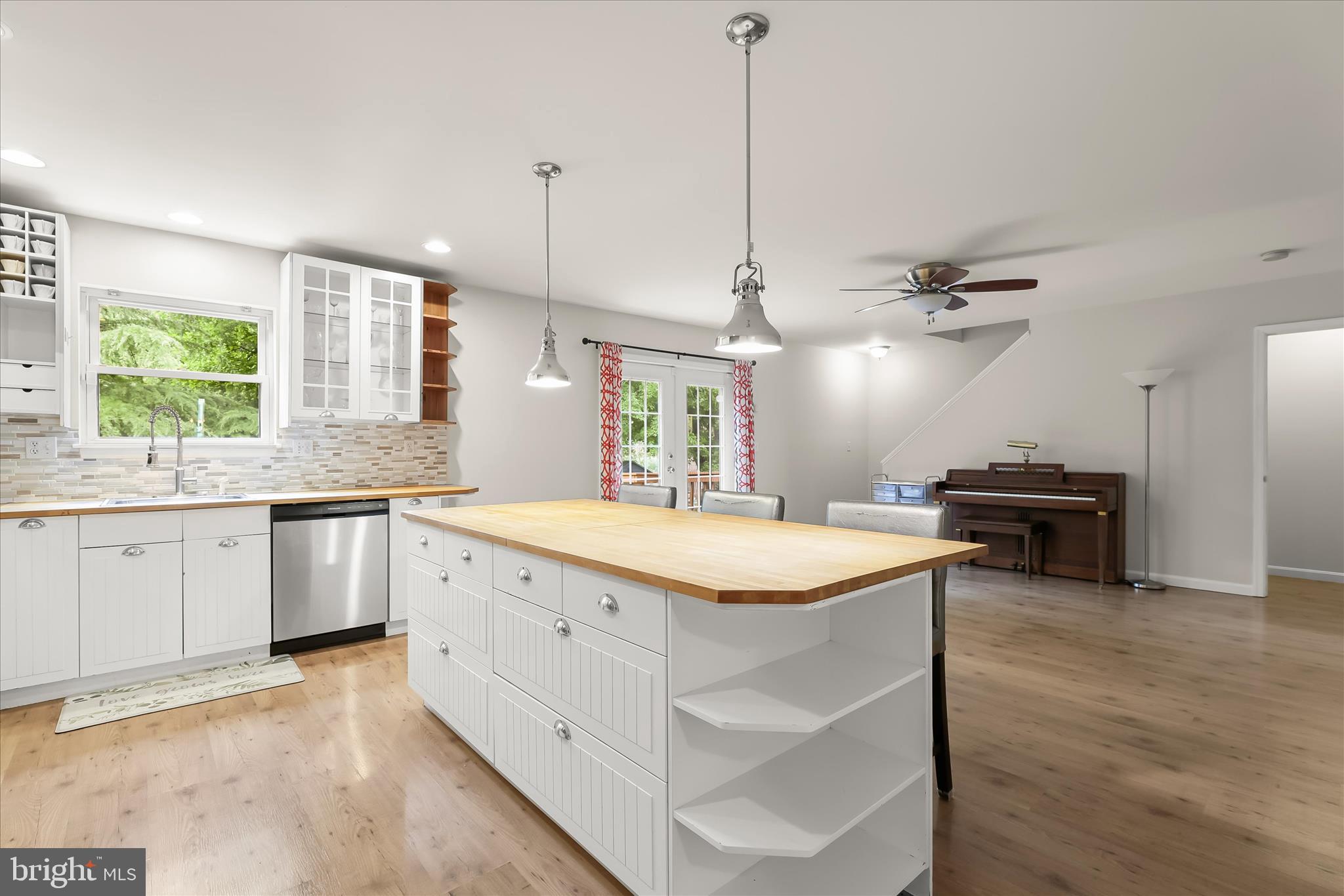 MOUNT WASHINGTON - Residential