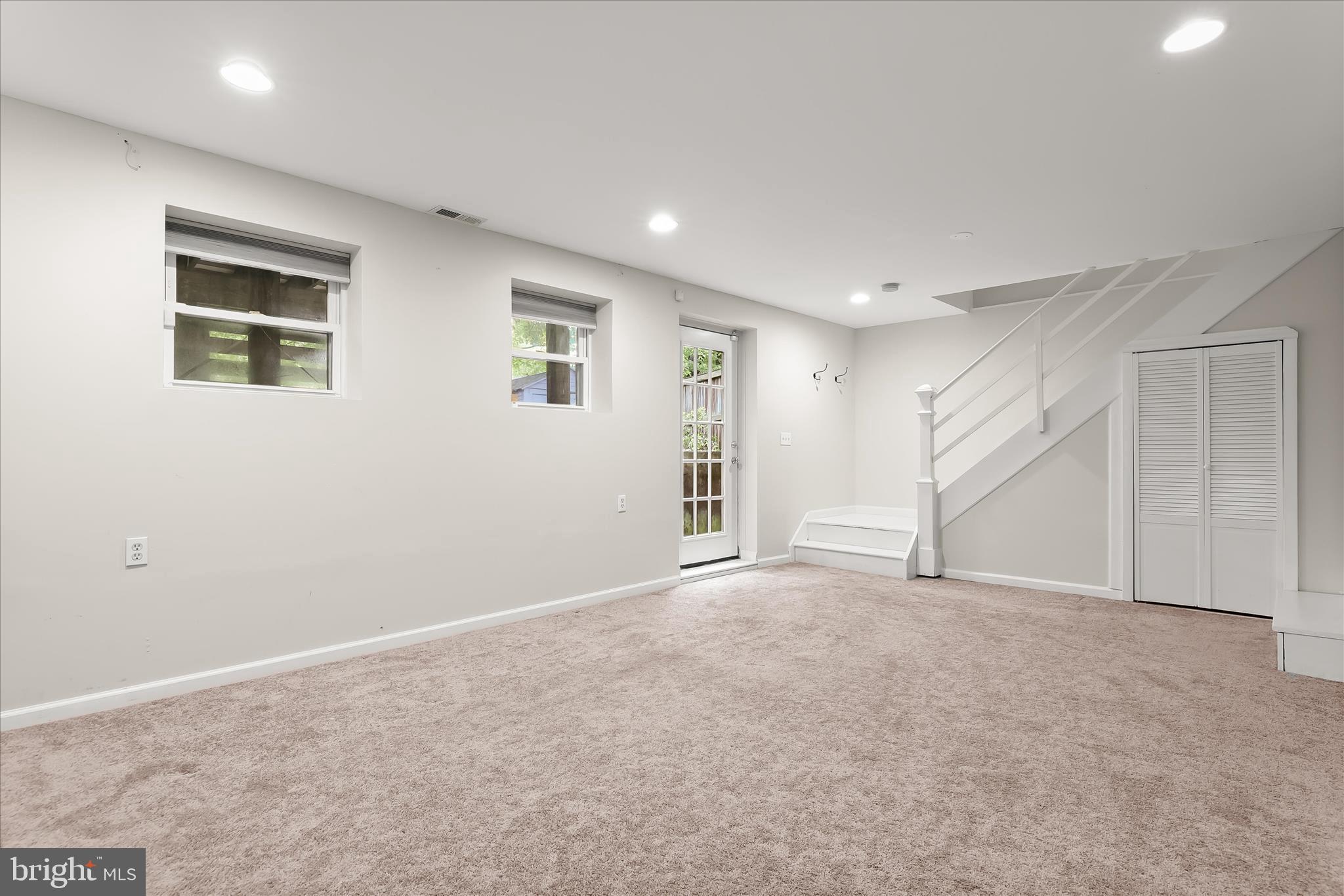 MOUNT WASHINGTON - Residential