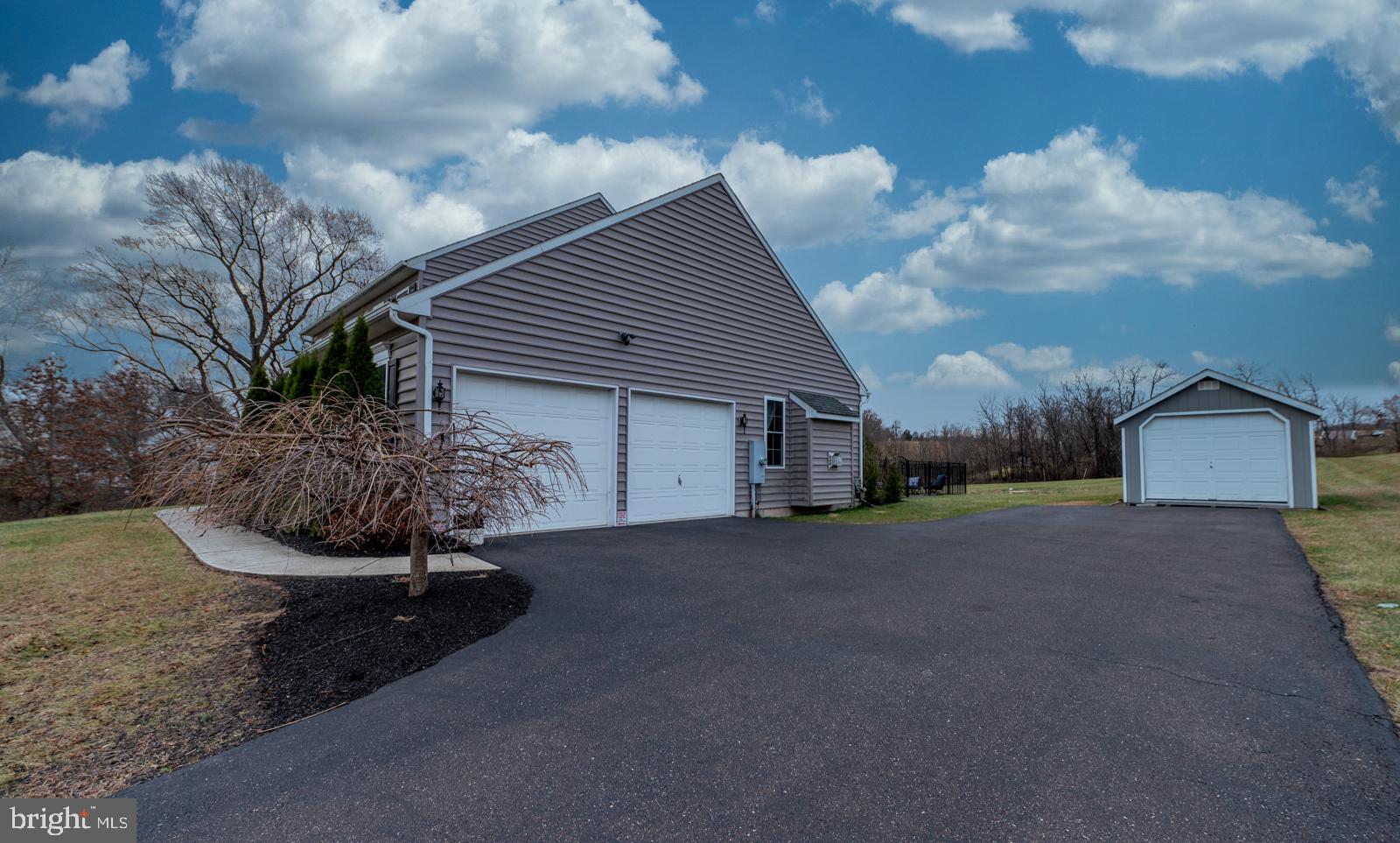 WALNUT SPRINGS EST - Residential