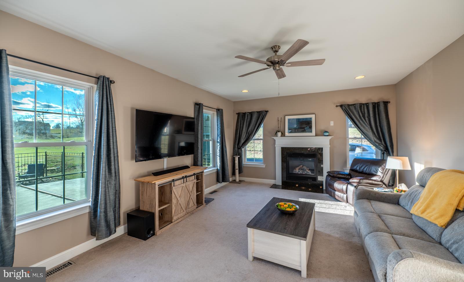 WALNUT SPRINGS EST - Residential