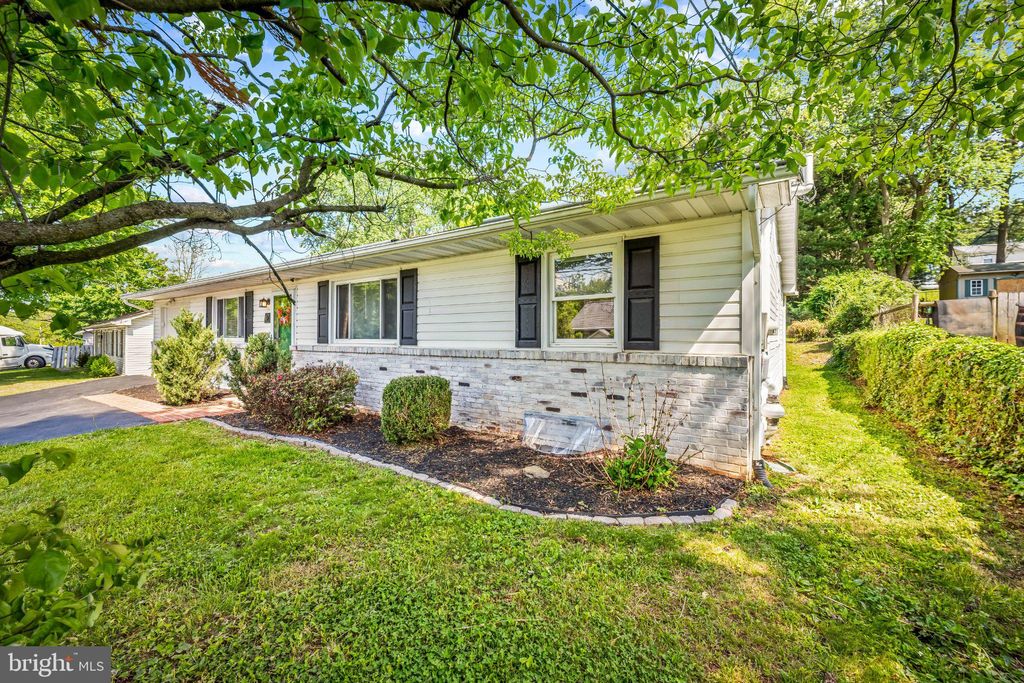 Photo of 47 Sullivan Road, WESTMINSTER, MD 21157 (MLS # MDCR2035074)