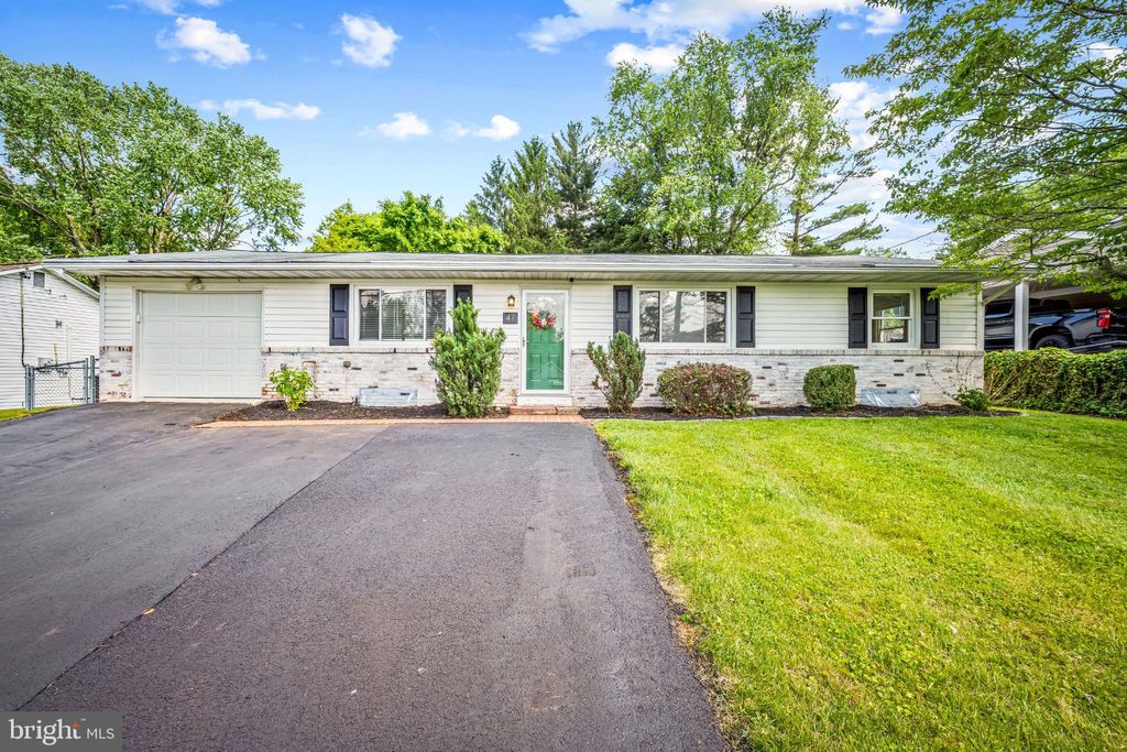 Photo of 47 Sullivan Road, WESTMINSTER, MD 21157 (MLS # MDCR2035074)