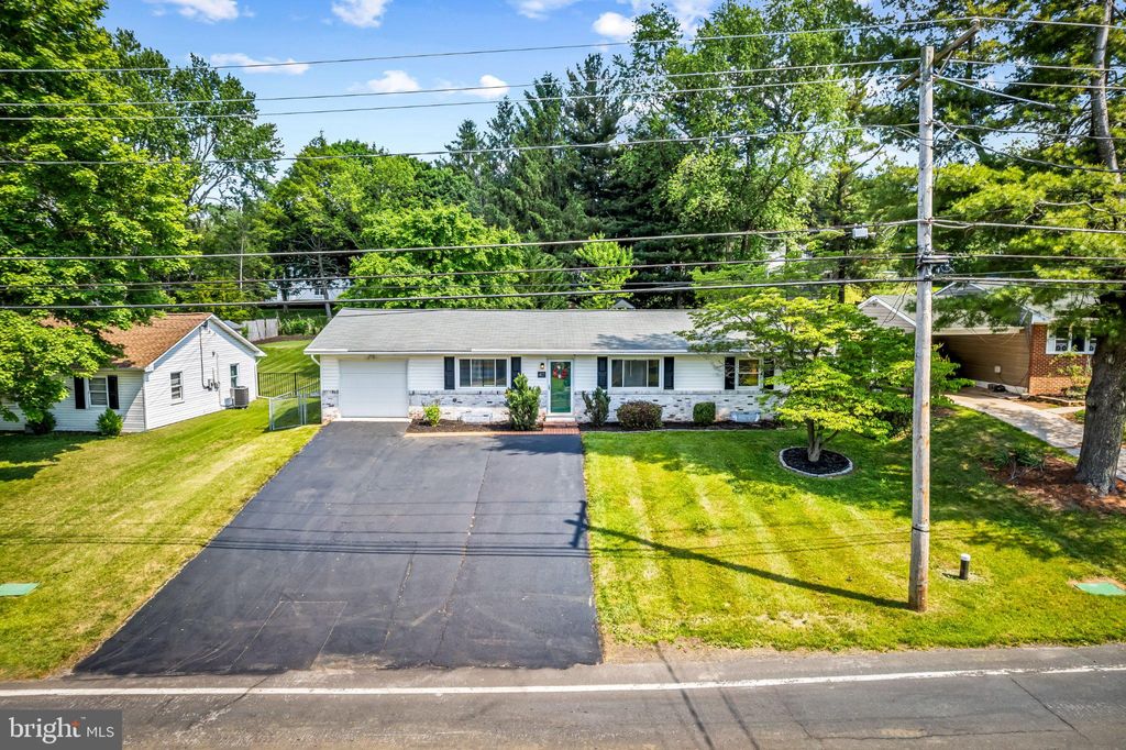 Photo of 47 Sullivan Road, WESTMINSTER, MD 21157 (MLS # MDCR2035074)