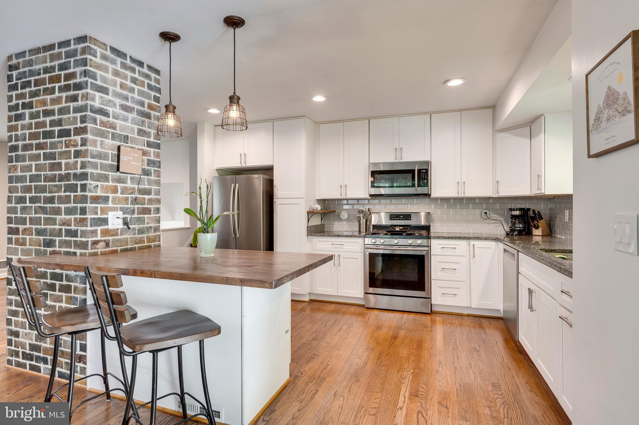 MONTROSE - Residential