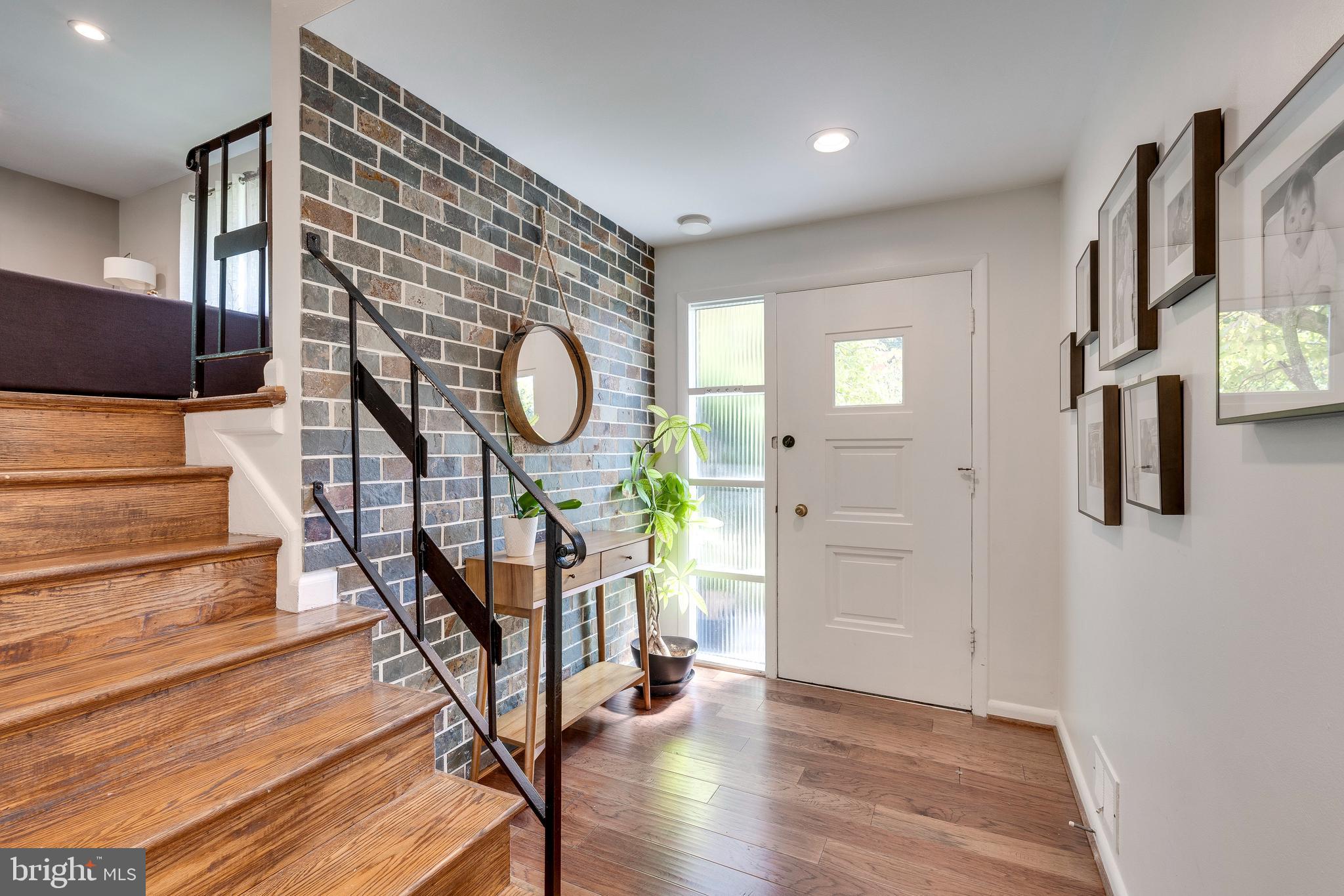 MONTROSE - Residential