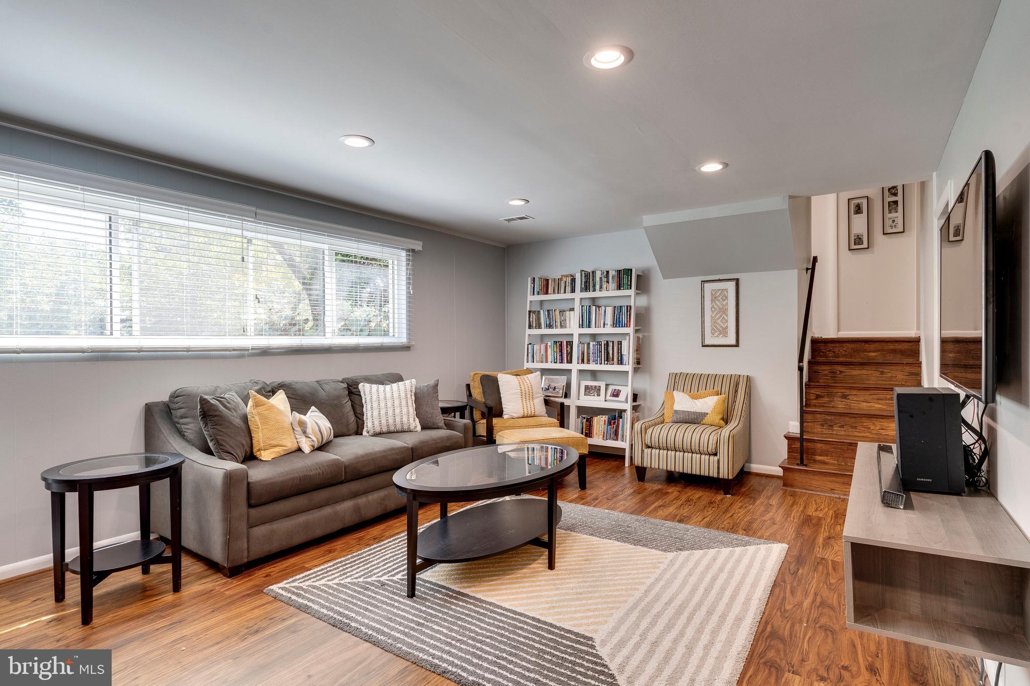 MONTROSE - Residential