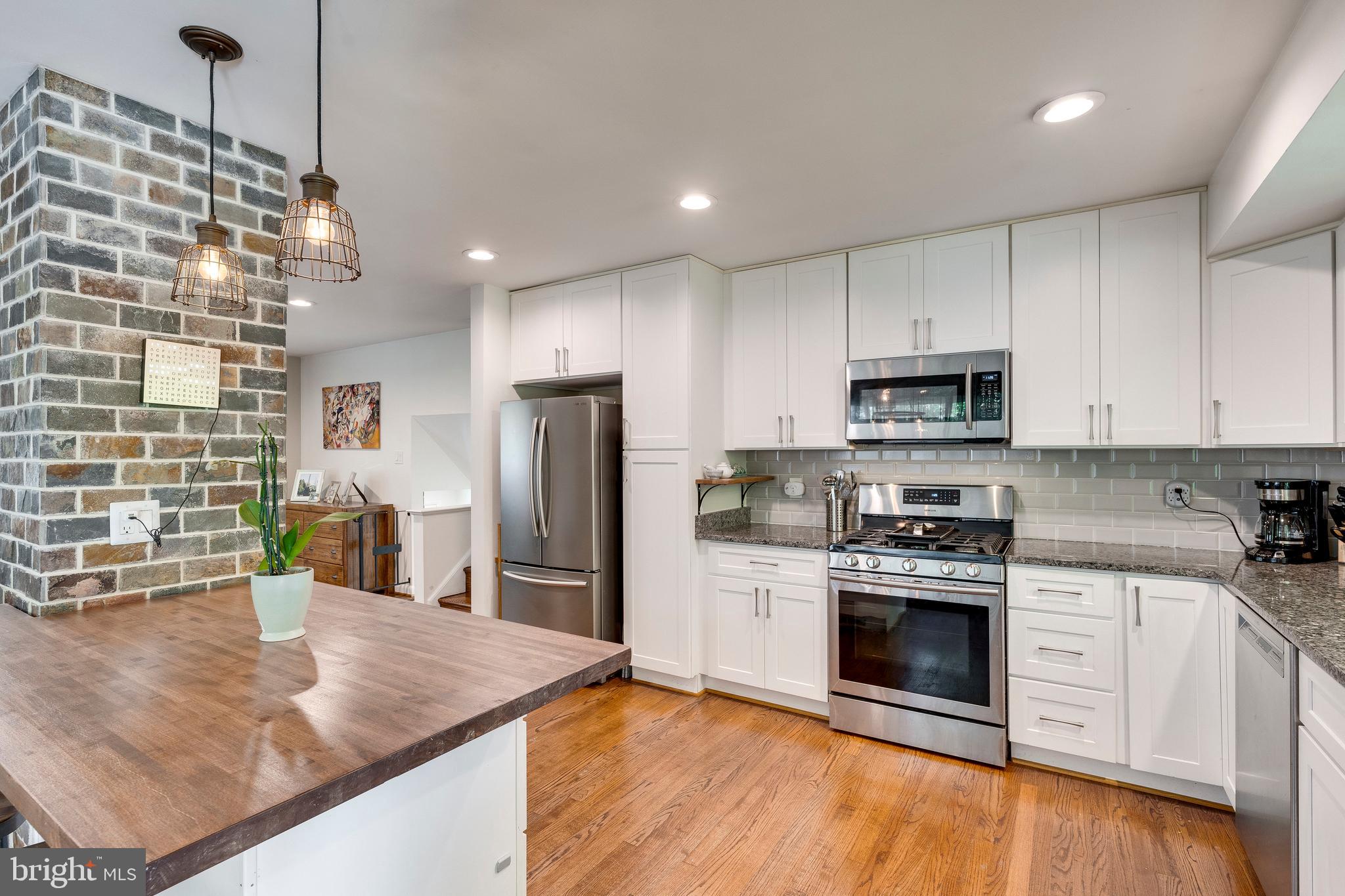 MONTROSE - Residential