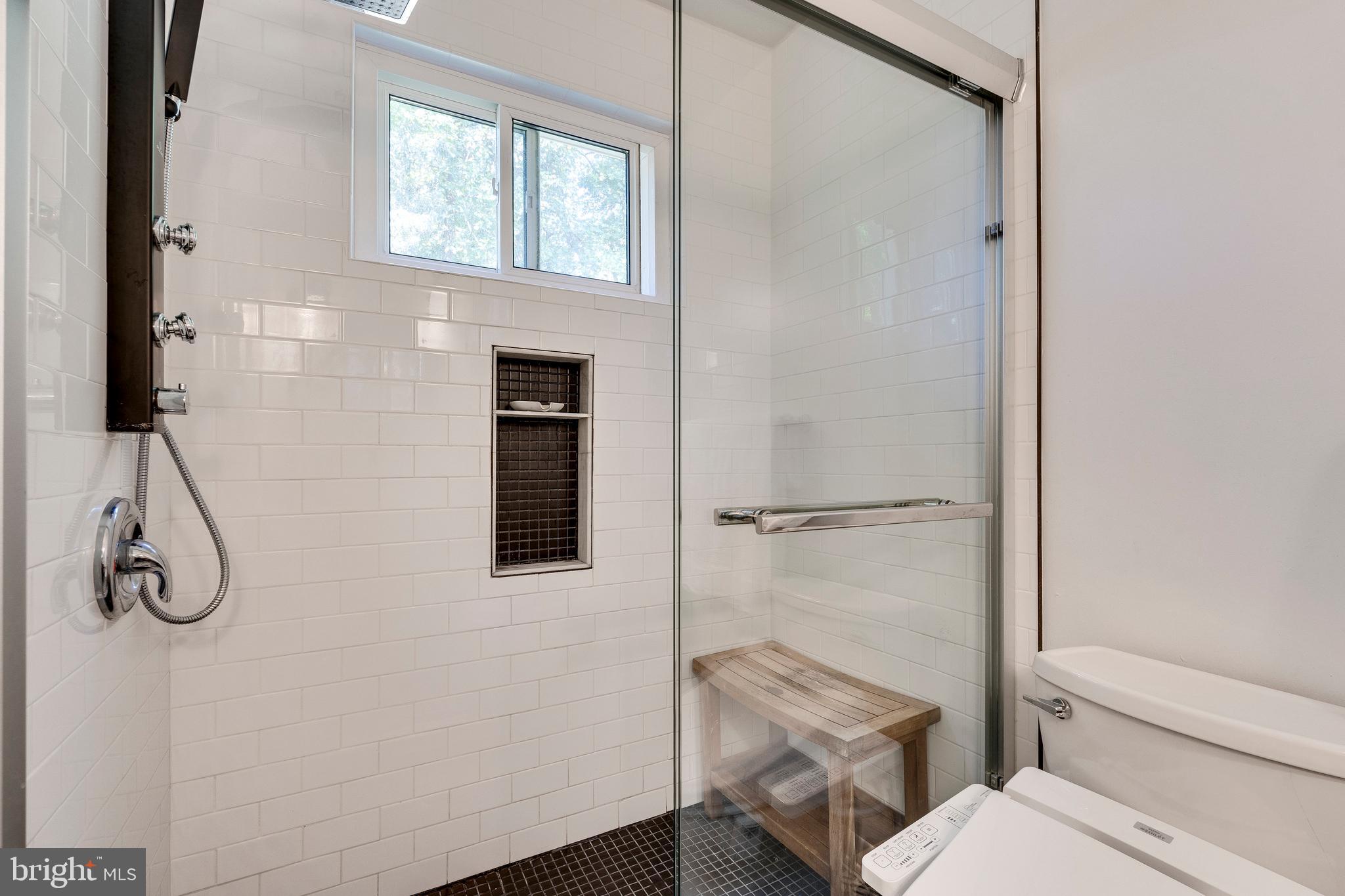 MONTROSE - Residential