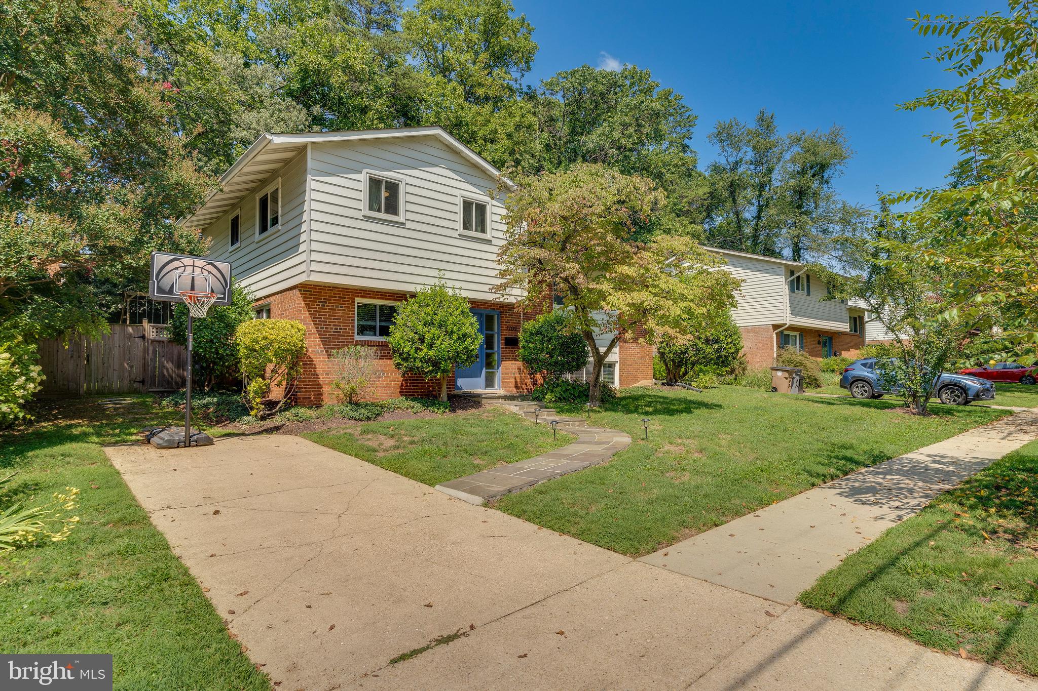 MONTROSE - Residential