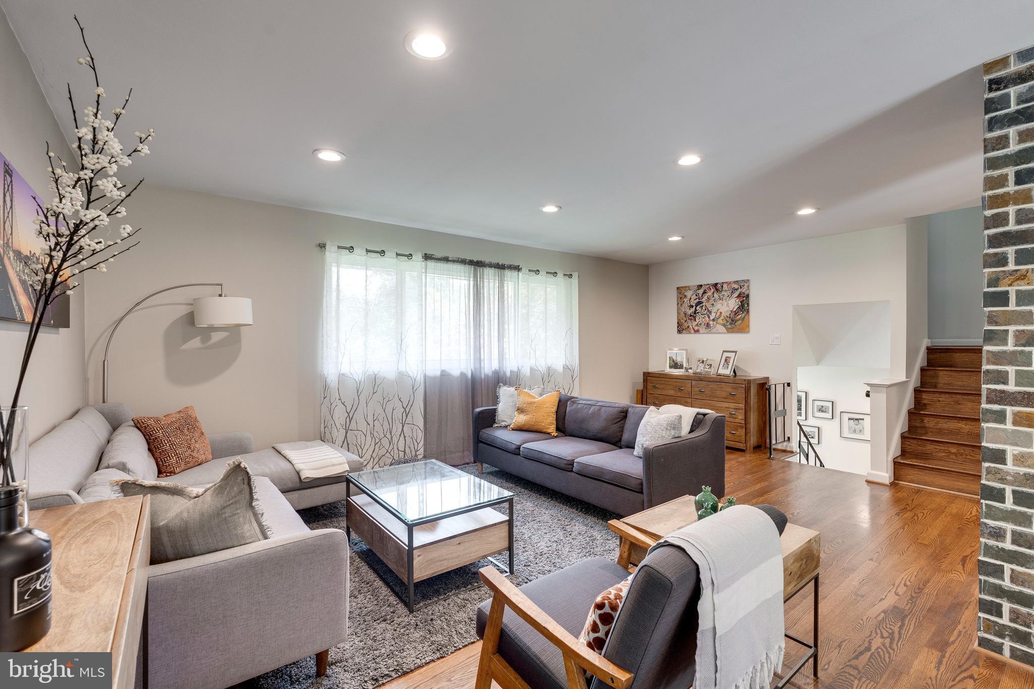 MONTROSE - Residential