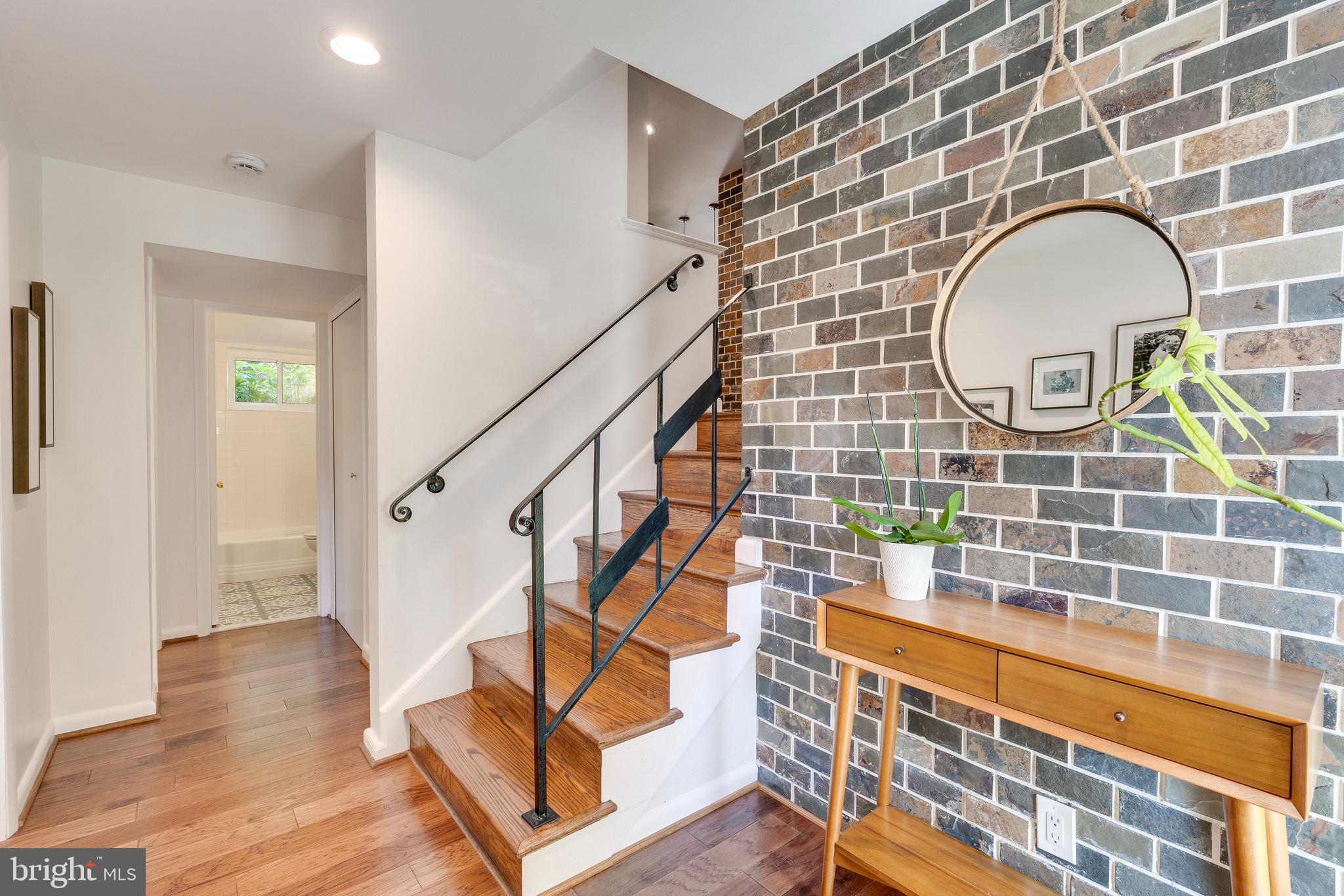 MONTROSE - Residential