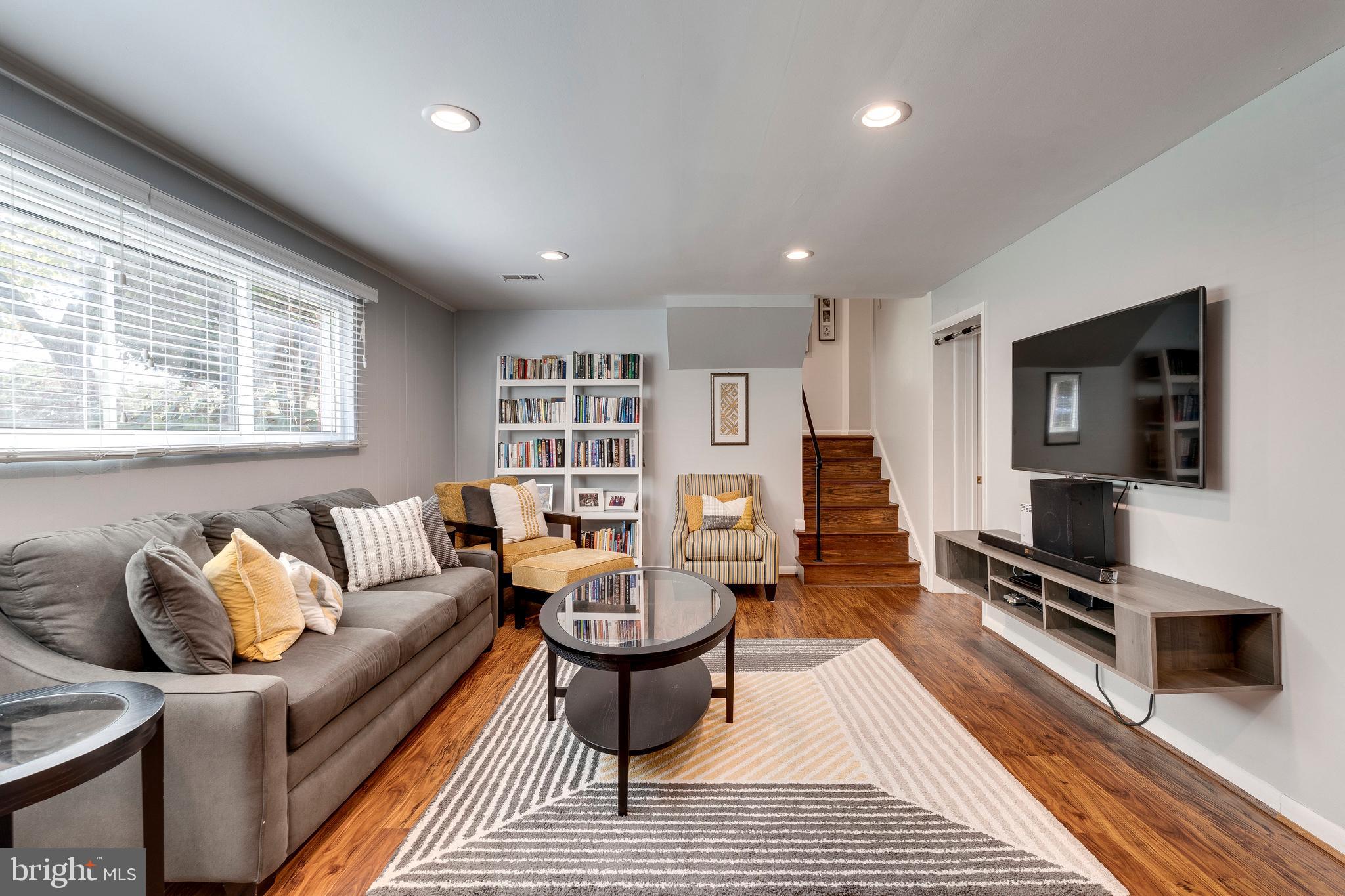 MONTROSE - Residential