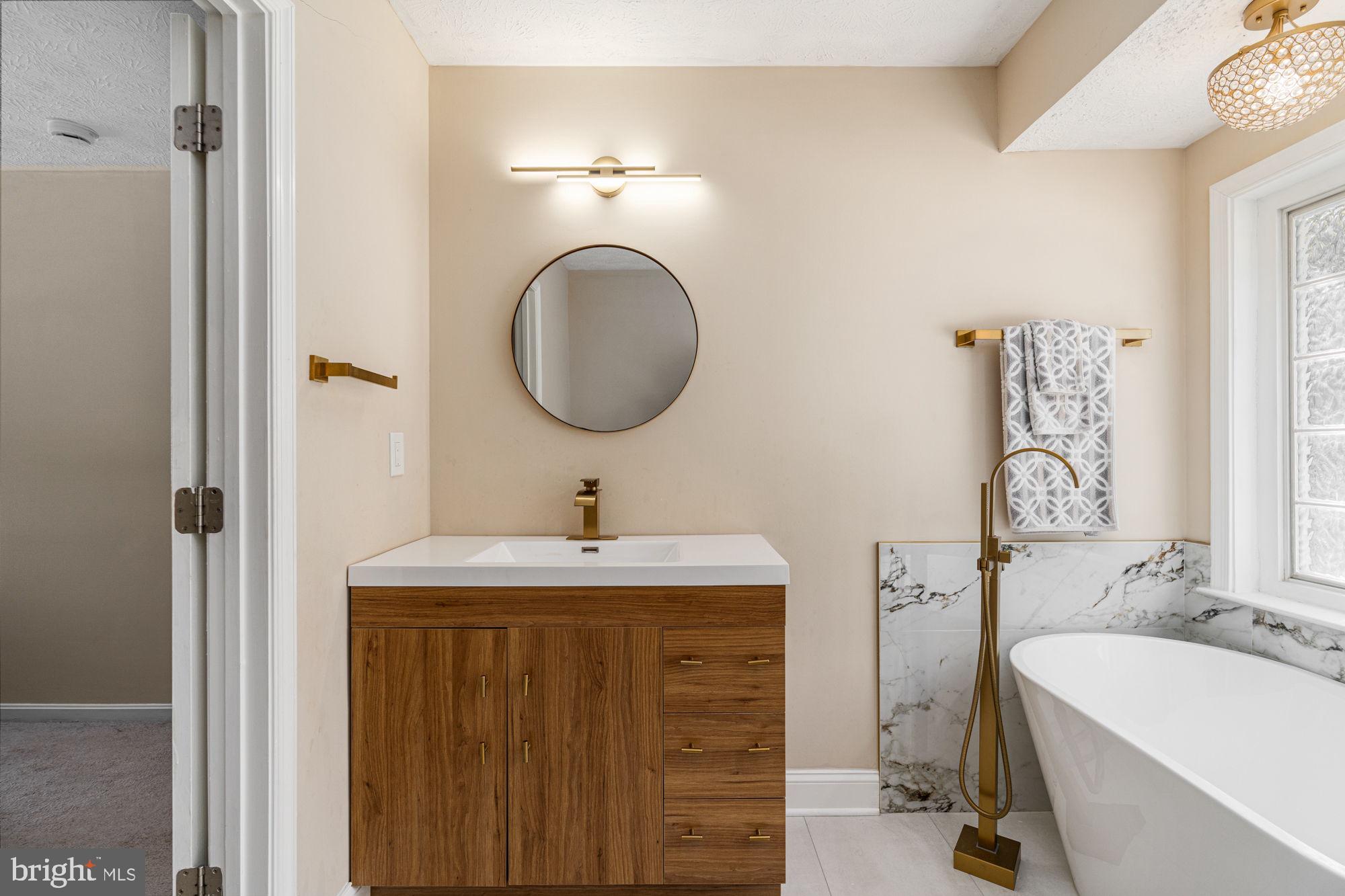 HUNTINGTON MEADOWS - Residential