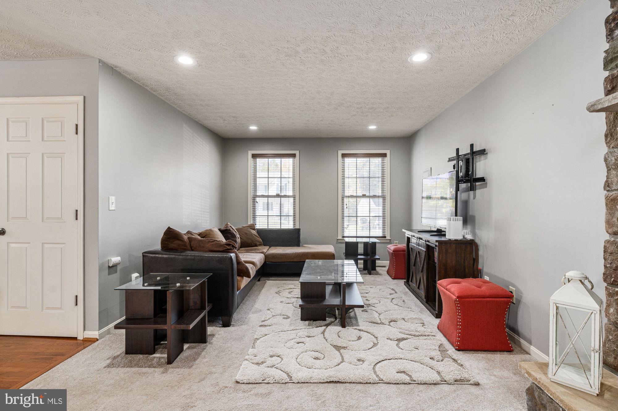 HUNTINGTON MEADOWS - Residential