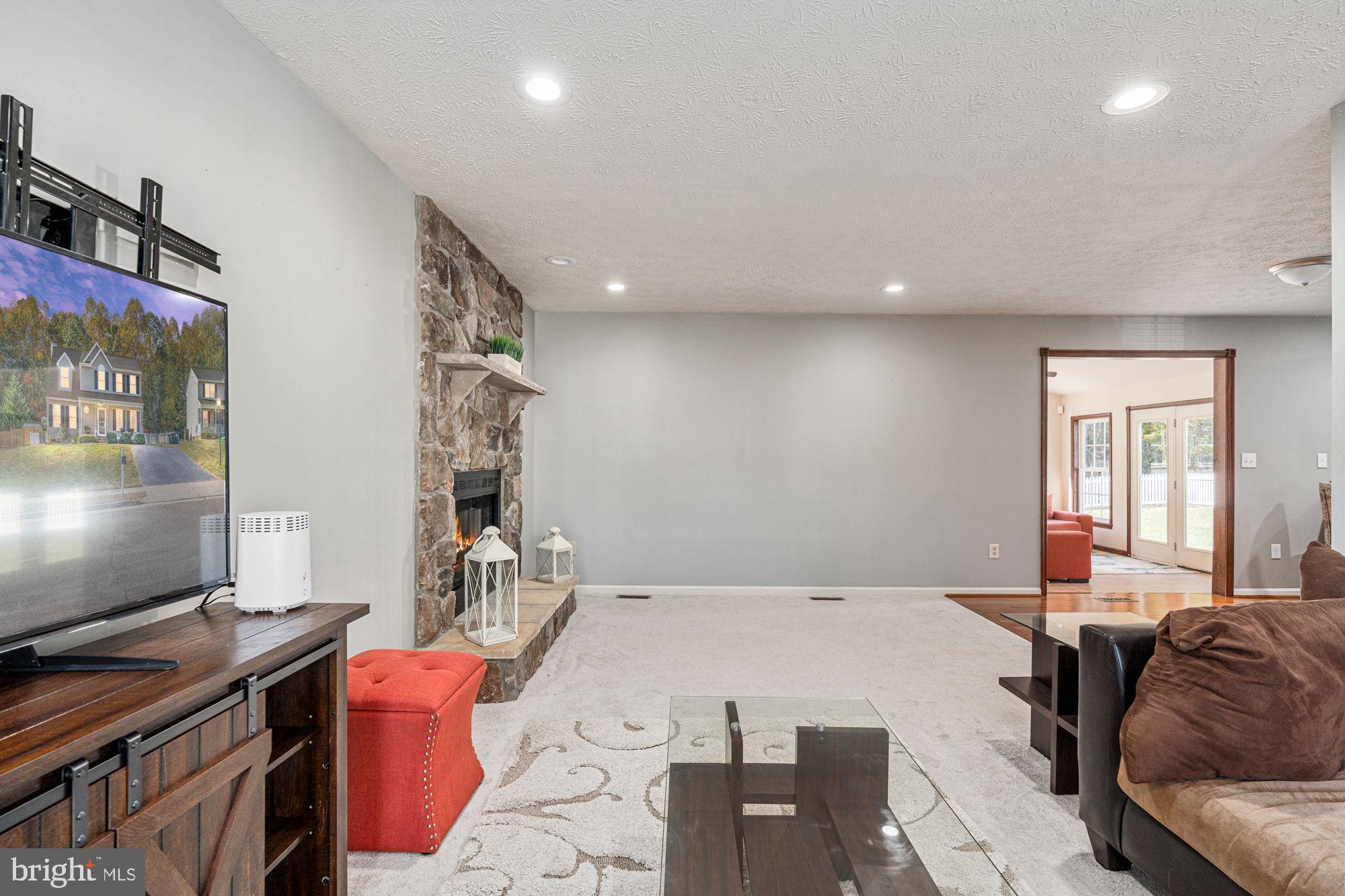 HUNTINGTON MEADOWS - Residential