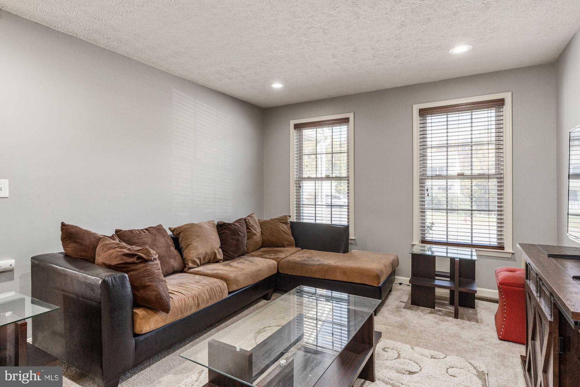 HUNTINGTON MEADOWS - Residential