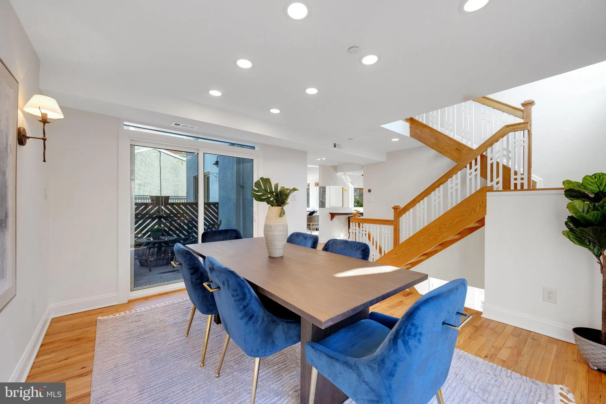 Philadelphia, Pennsylvania 19107, United States, 5 Bedrooms Bedrooms, ,4 BathroomsBathrooms,Residential,Active,95703