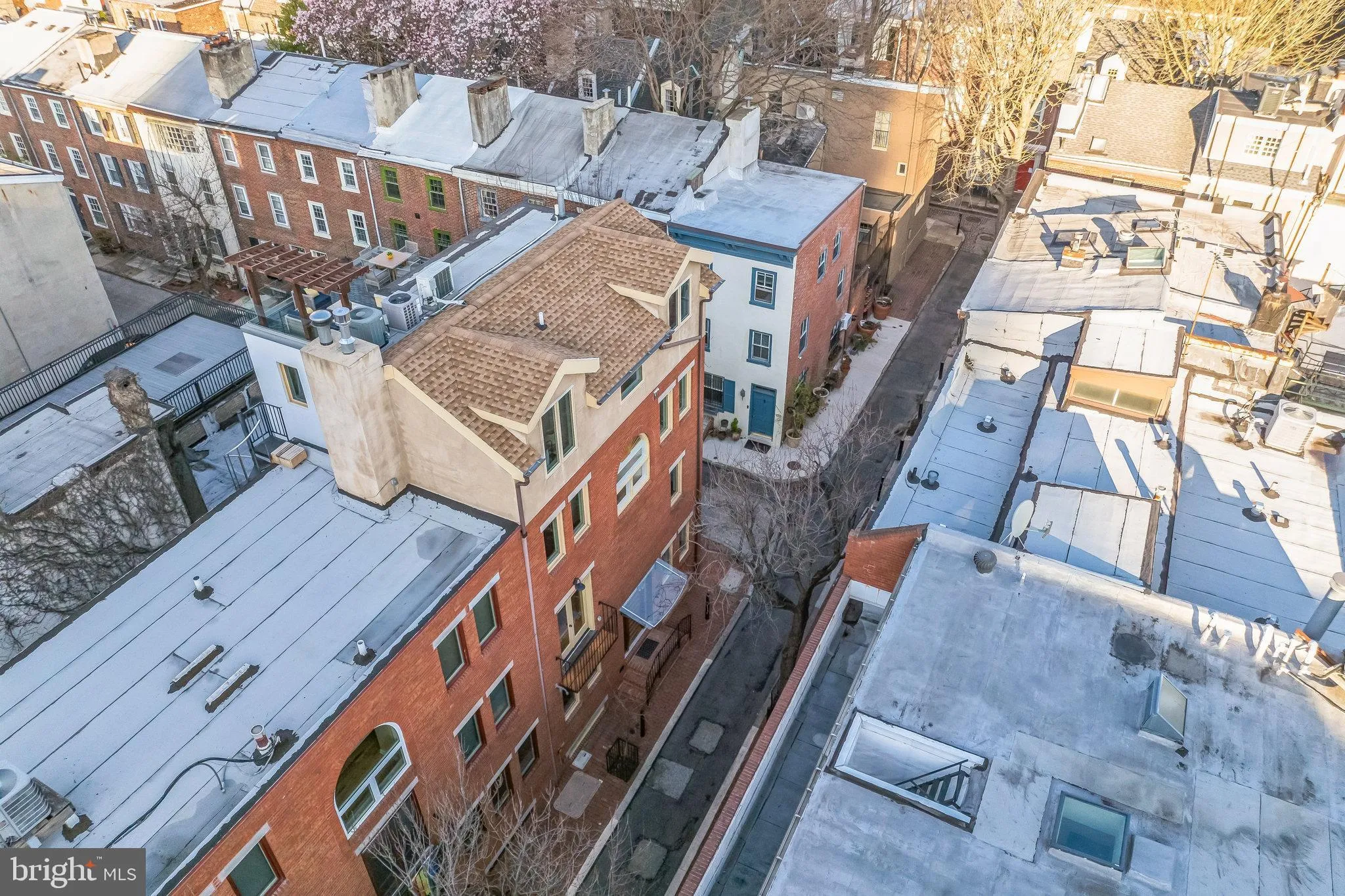 Philadelphia, Pennsylvania 19107, United States, 5 Bedrooms Bedrooms, ,4 BathroomsBathrooms,Residential,Active,95703