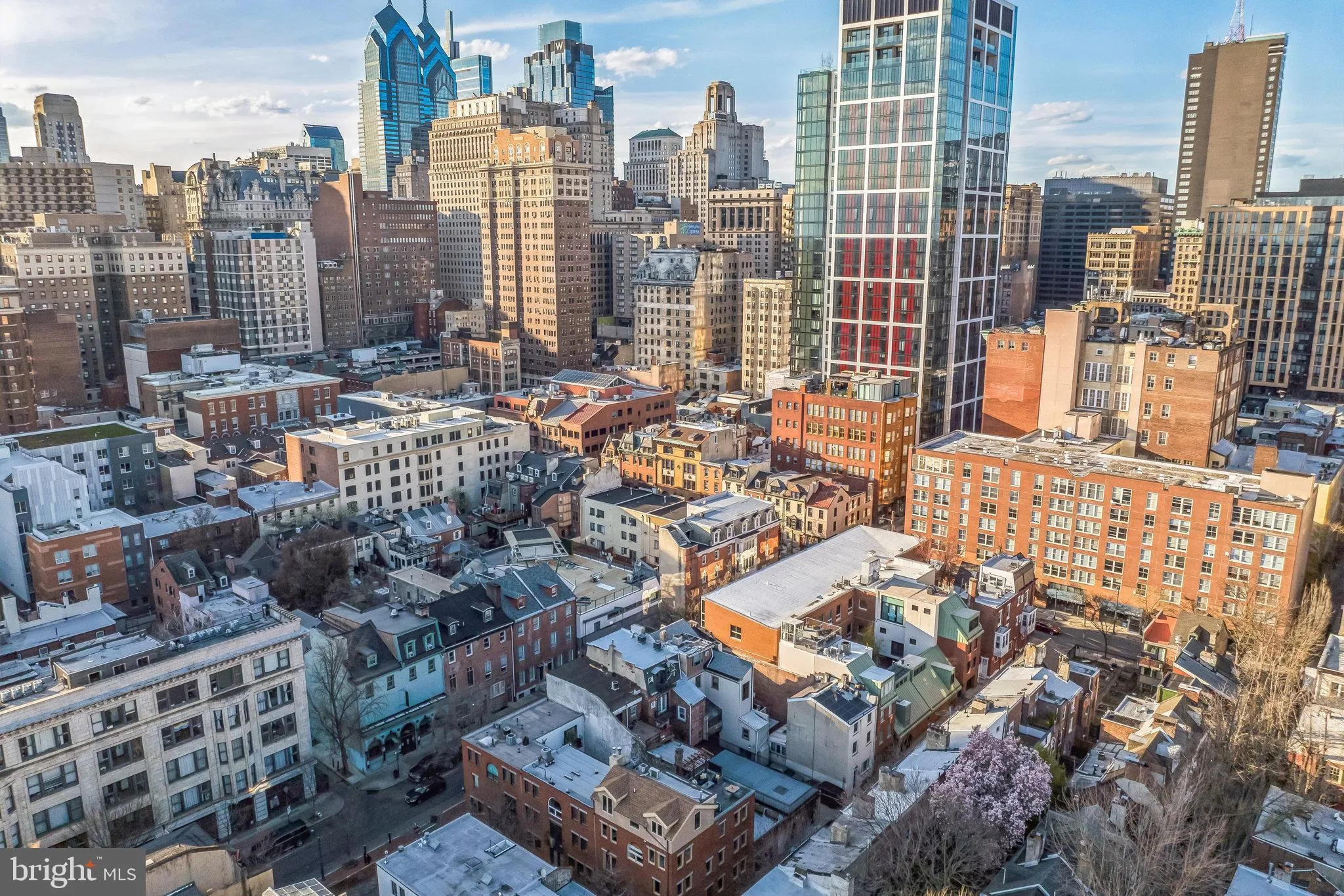 Philadelphia, Pennsylvania 19107, United States, 5 Bedrooms Bedrooms, ,4 BathroomsBathrooms,Residential,Active,95703