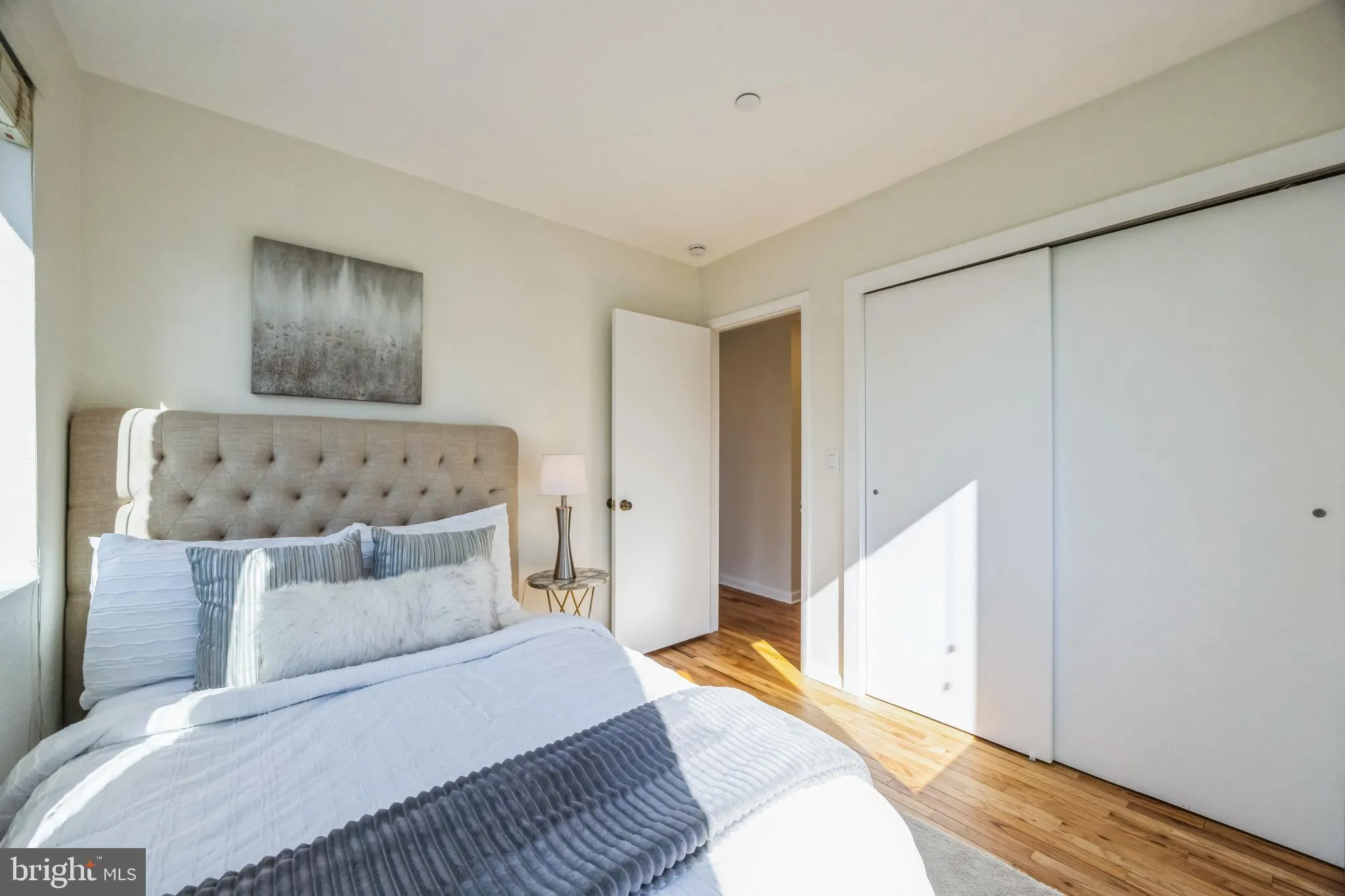 Philadelphia, Pennsylvania 19107, United States, 5 Bedrooms Bedrooms, ,4 BathroomsBathrooms,Residential,Active,95703