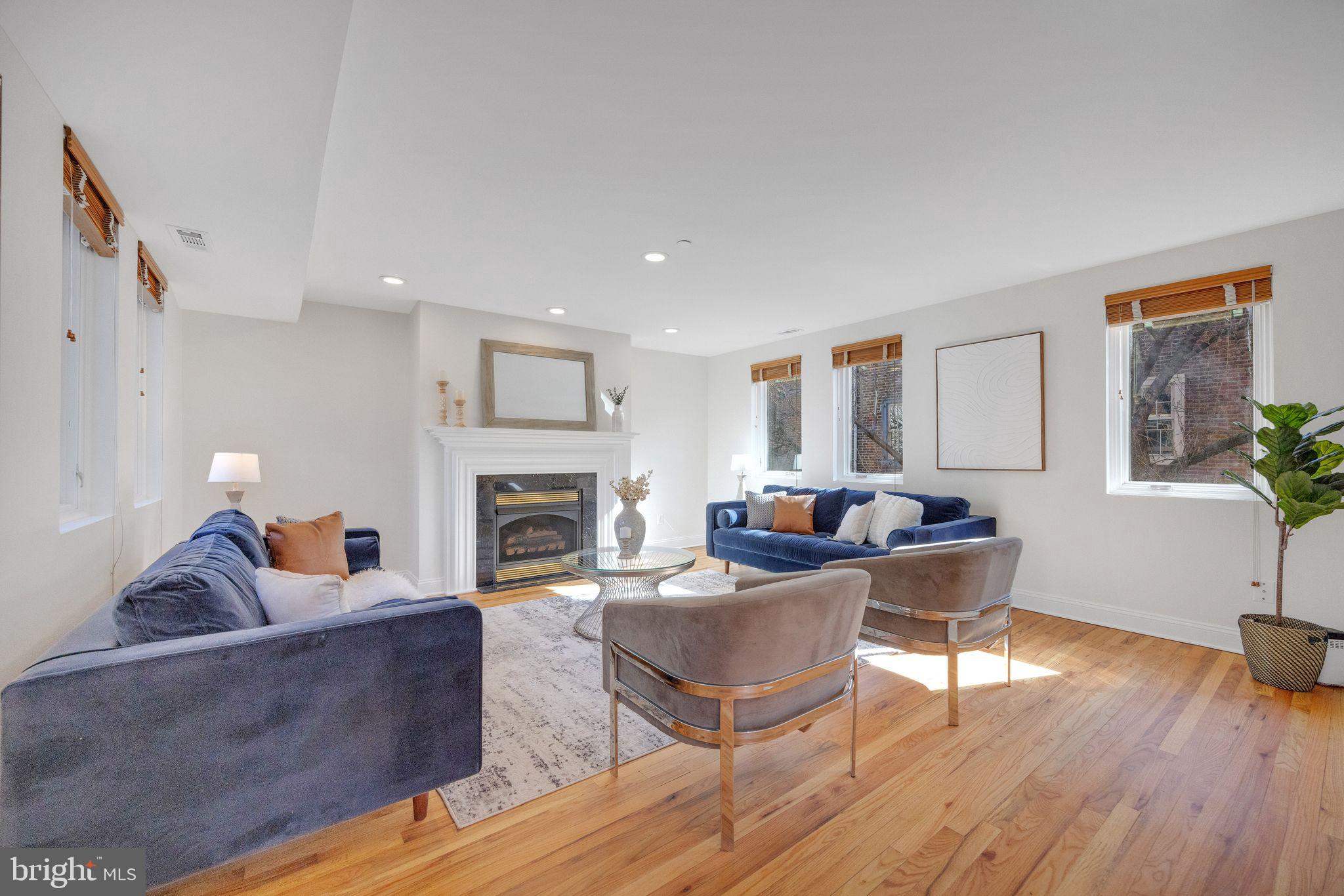 WASHINGTON SQ WEST - Residential