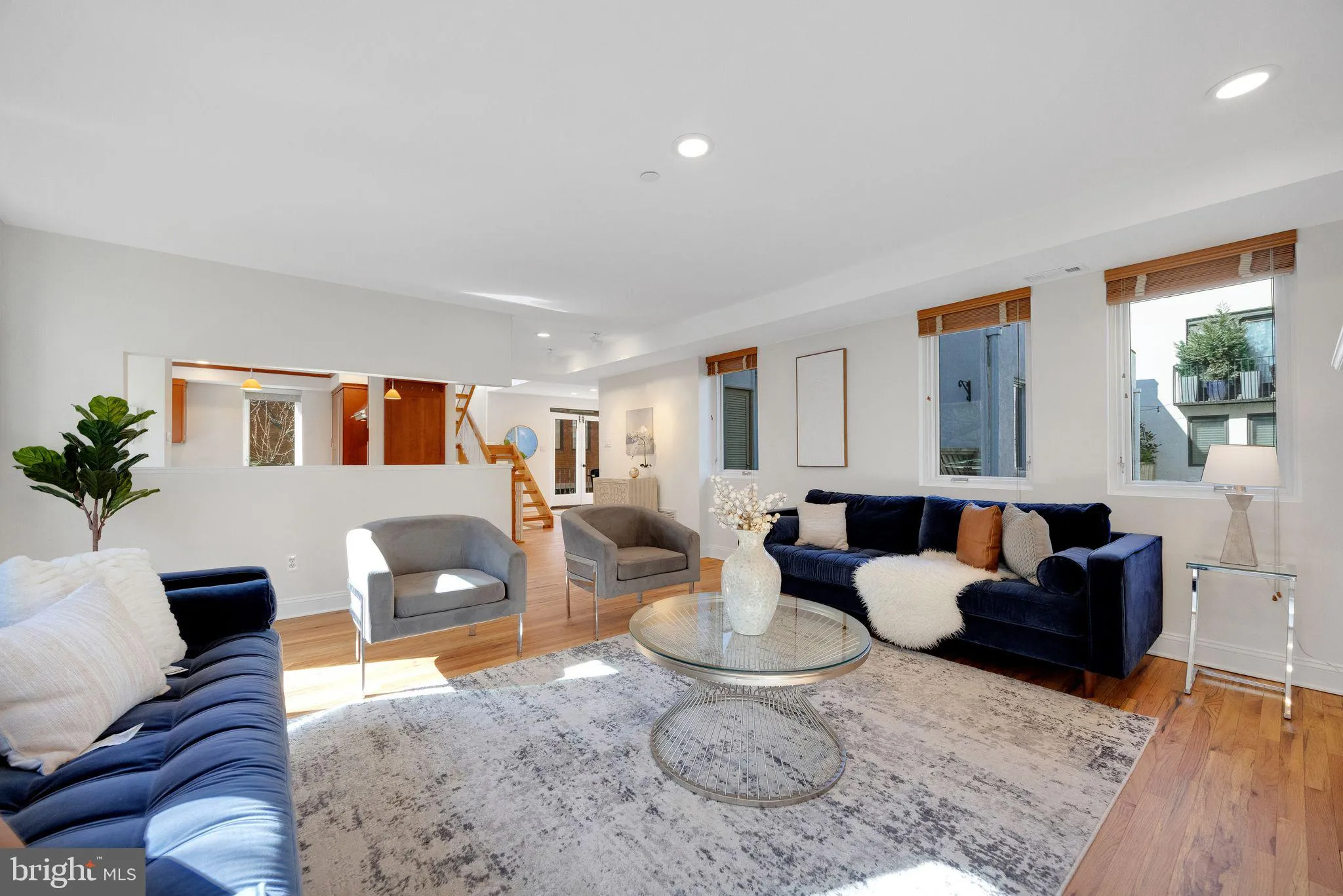 Philadelphia, Pennsylvania 19107, United States, 5 Bedrooms Bedrooms, ,4 BathroomsBathrooms,Residential,Active,95703