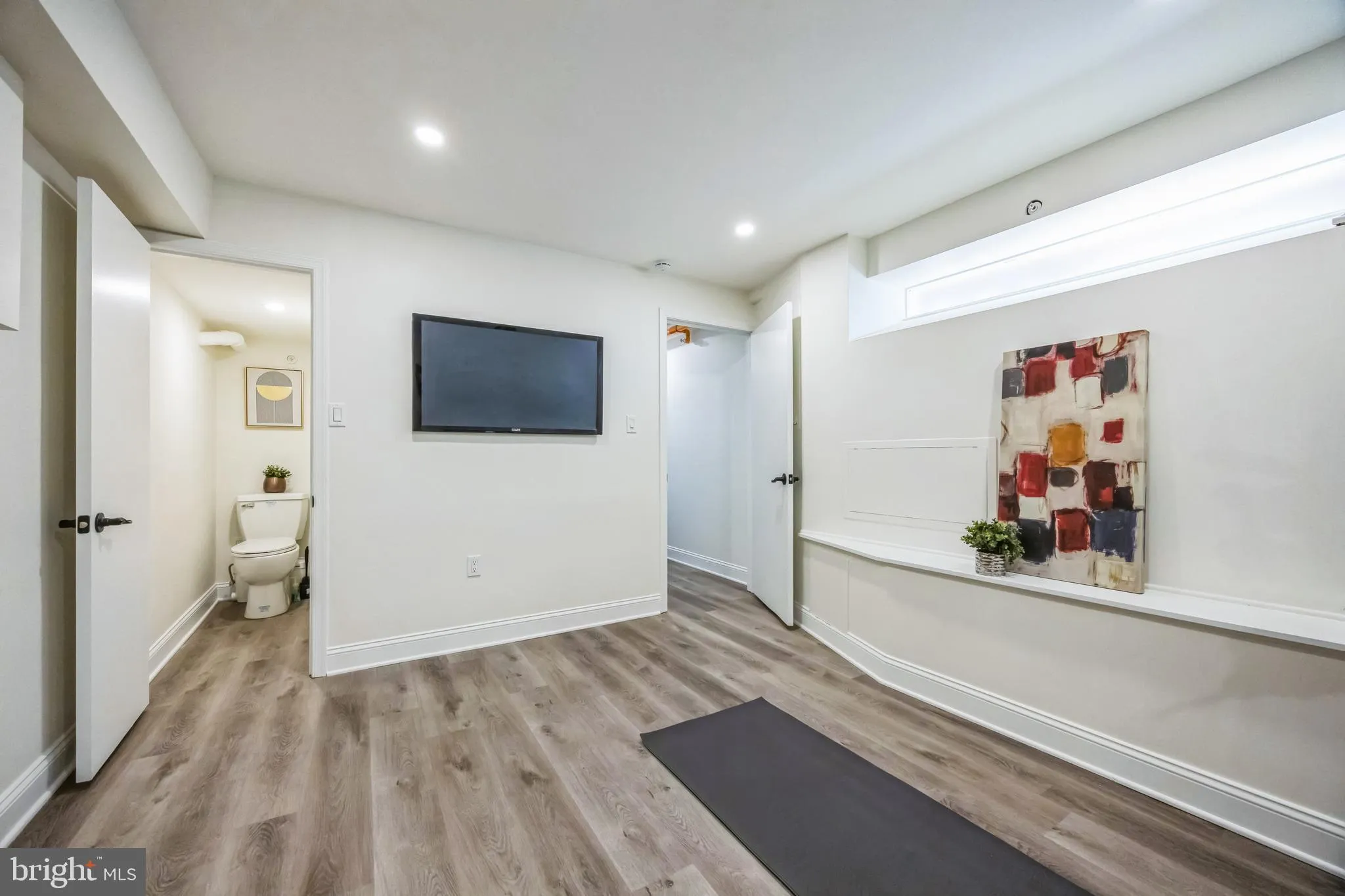 Philadelphia, Pennsylvania 19107, United States, 5 Bedrooms Bedrooms, ,4 BathroomsBathrooms,Residential,Active,95703