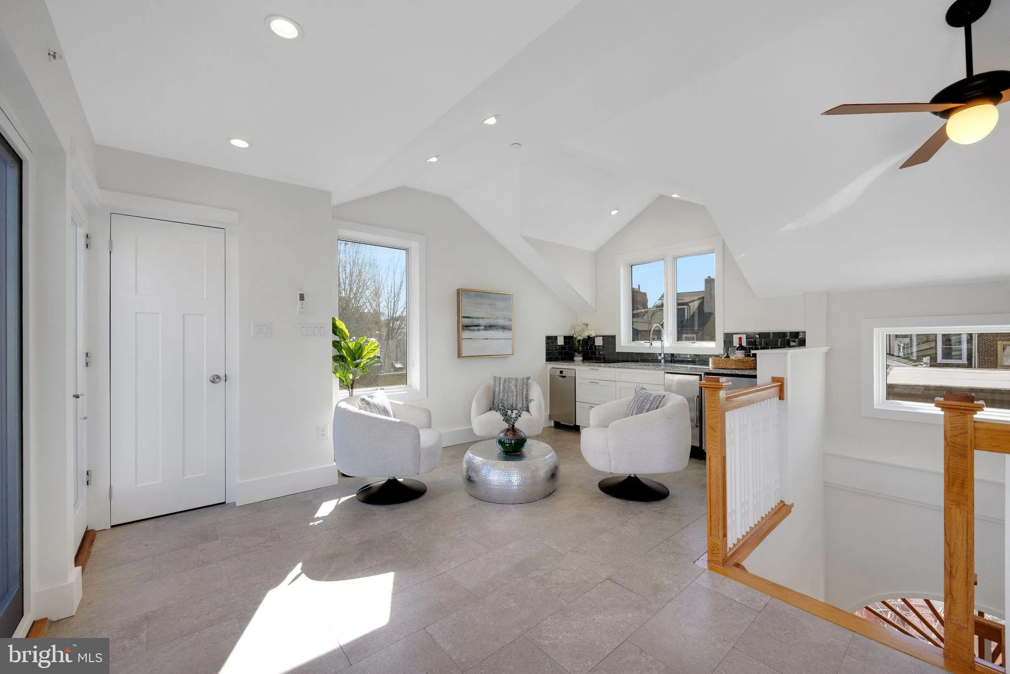 Philadelphia, Pennsylvania 19107, United States, 5 Bedrooms Bedrooms, ,4 BathroomsBathrooms,Residential,Active,95703