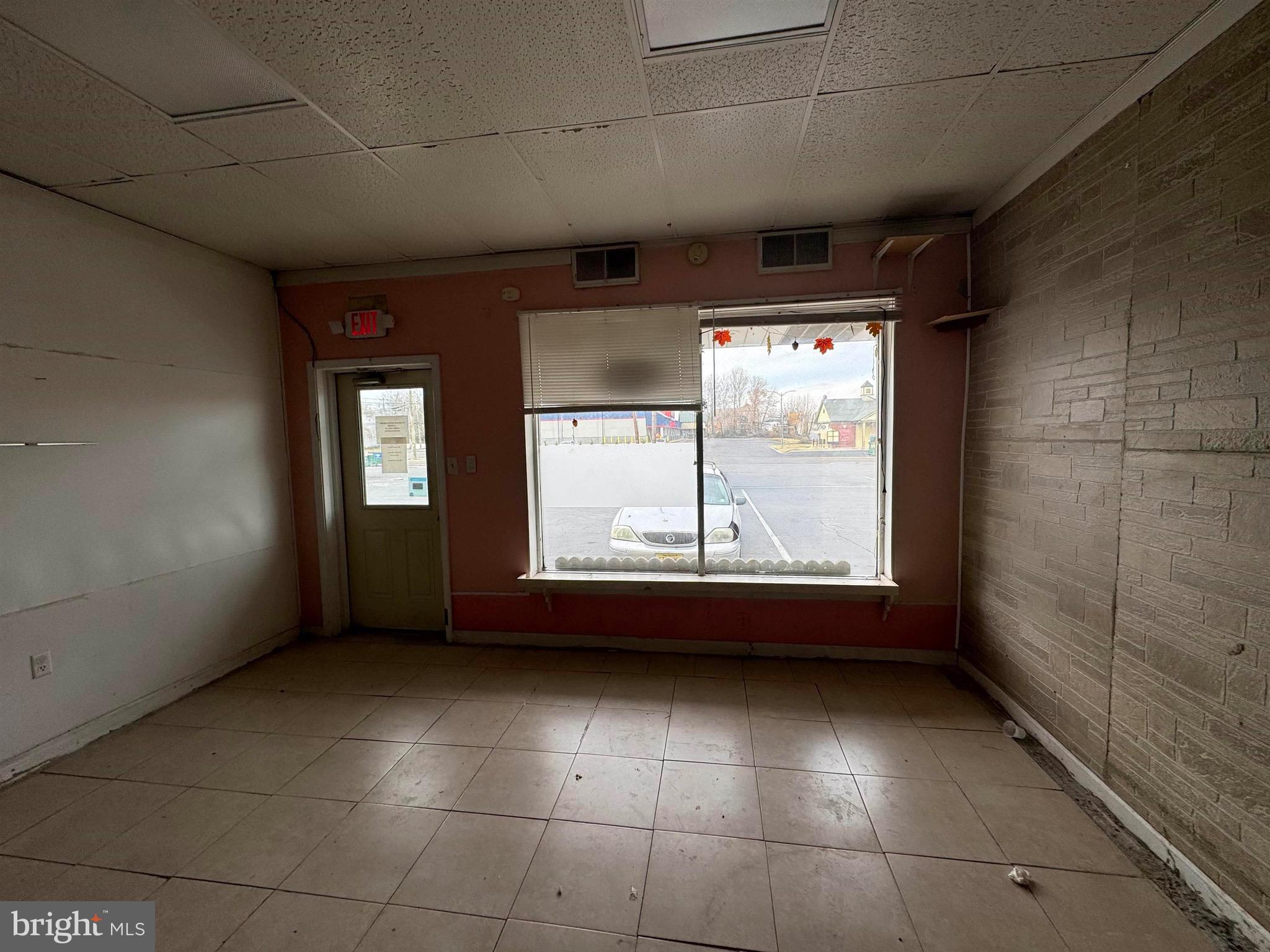 10 N WHITE HORSE PIKE 7