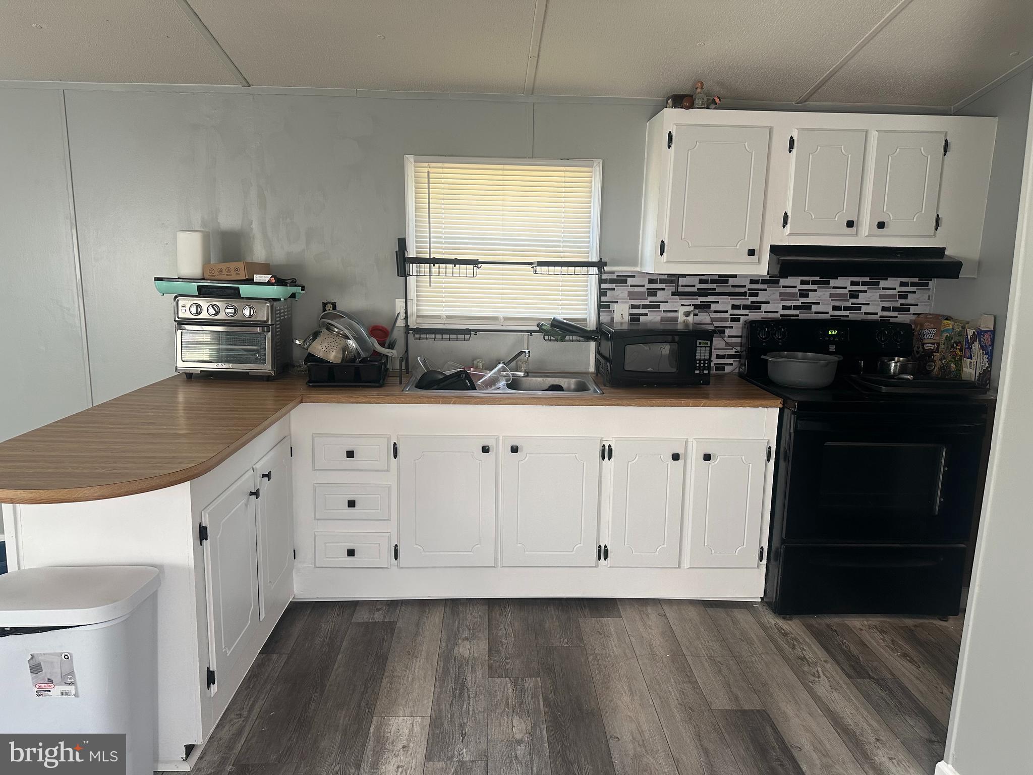 CEDARHURST ACRES - Residential