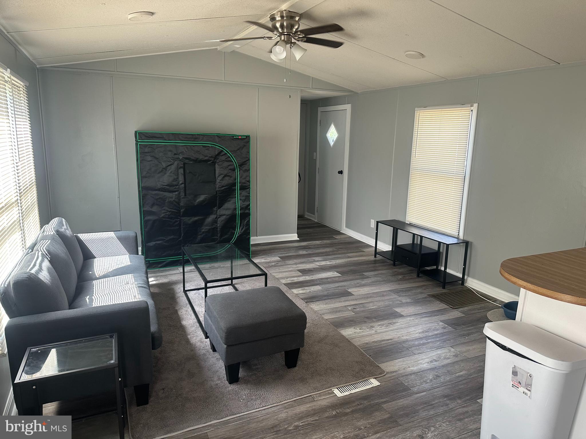 CEDARHURST ACRES - Residential