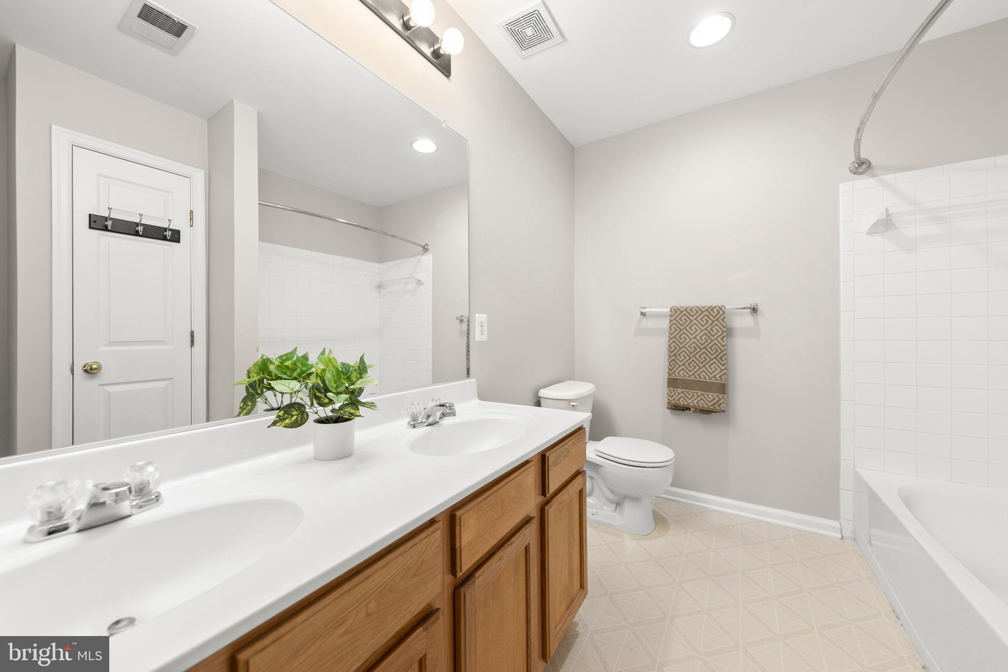 THE GUARDS - Residential