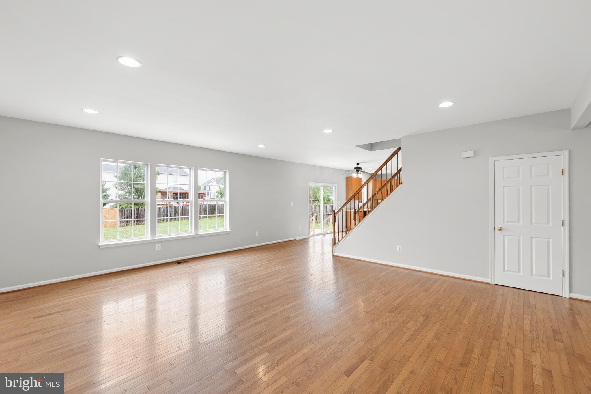 THE GUARDS - Residential