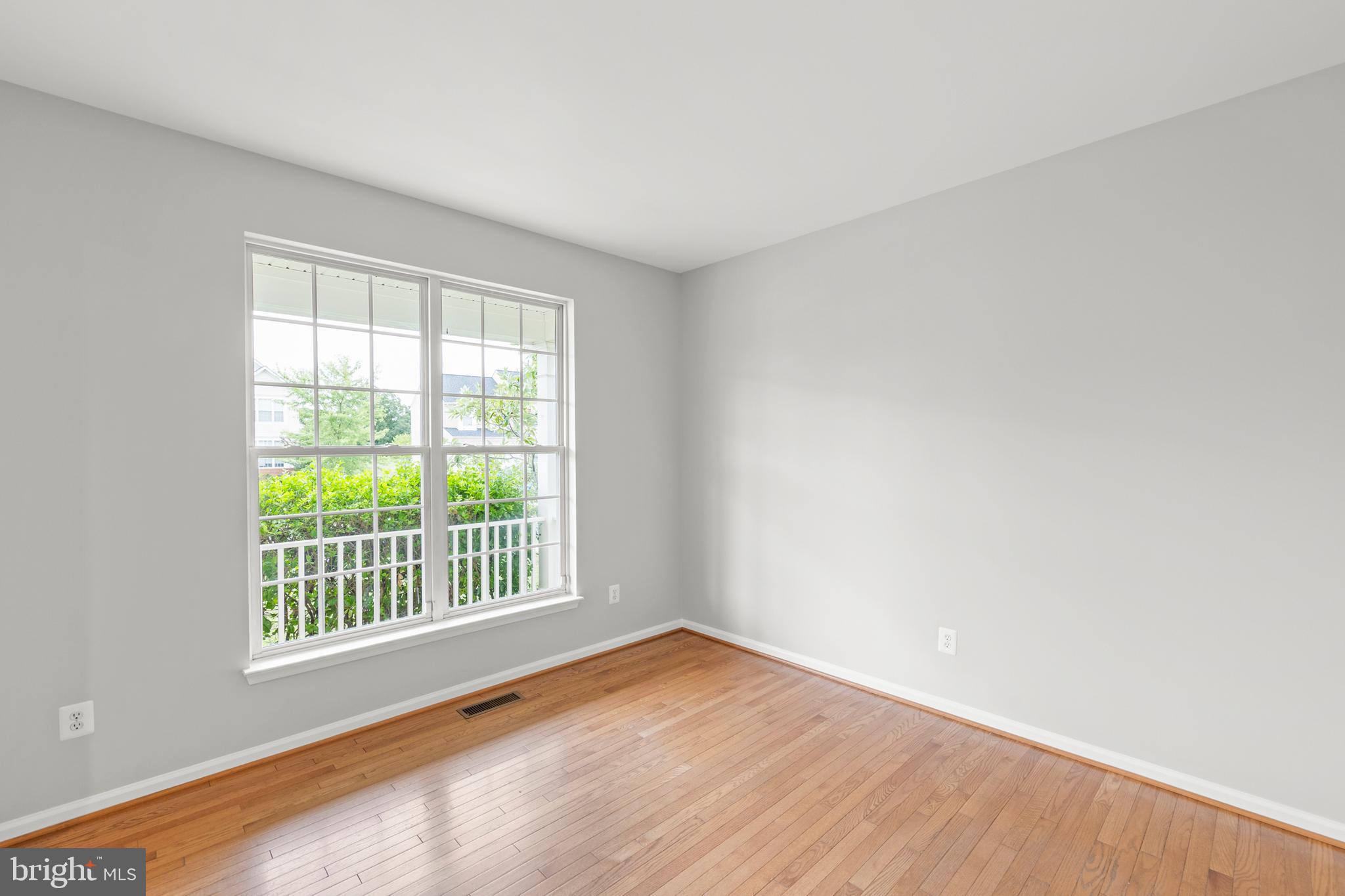 THE GUARDS - Residential