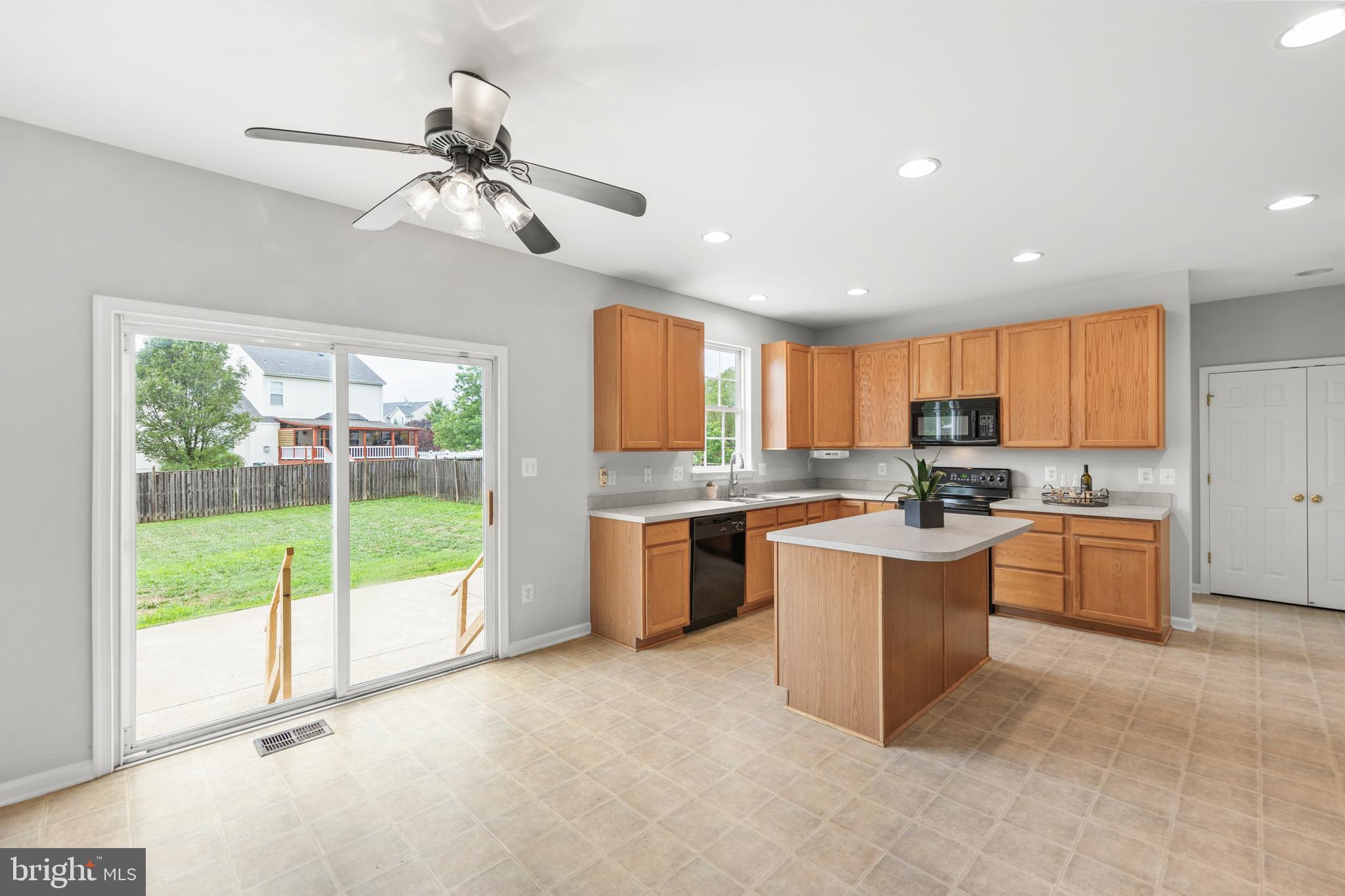 THE GUARDS - Residential