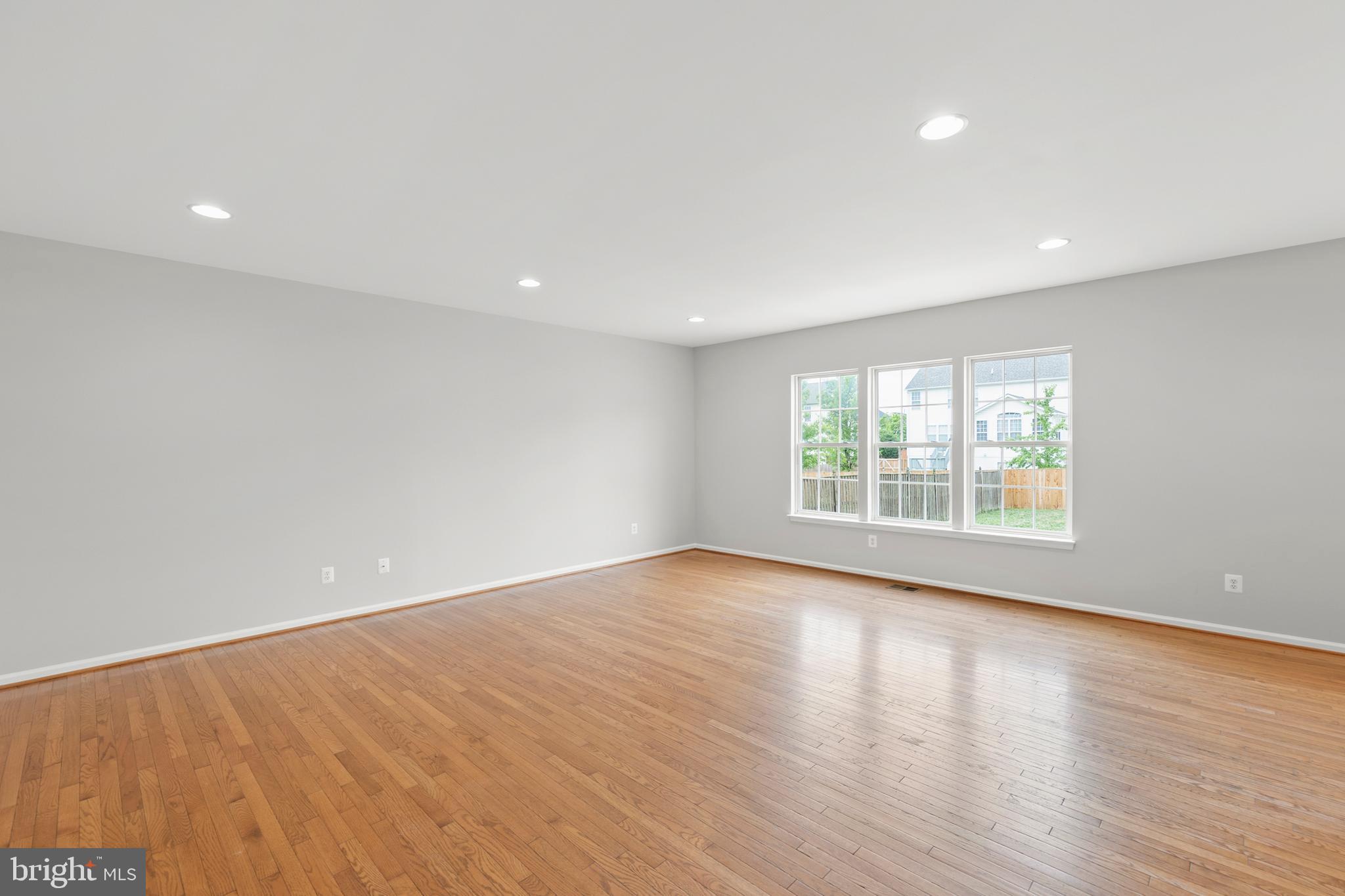 THE GUARDS - Residential