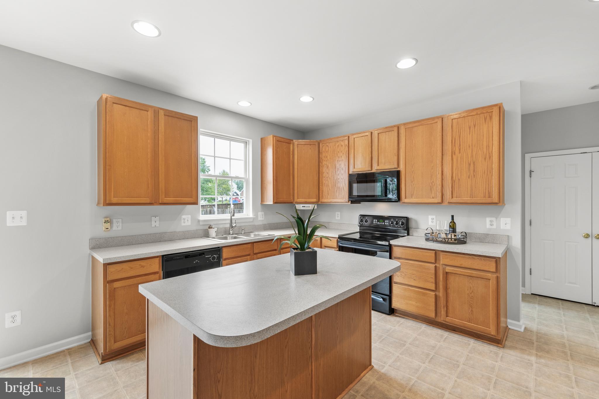 THE GUARDS - Residential