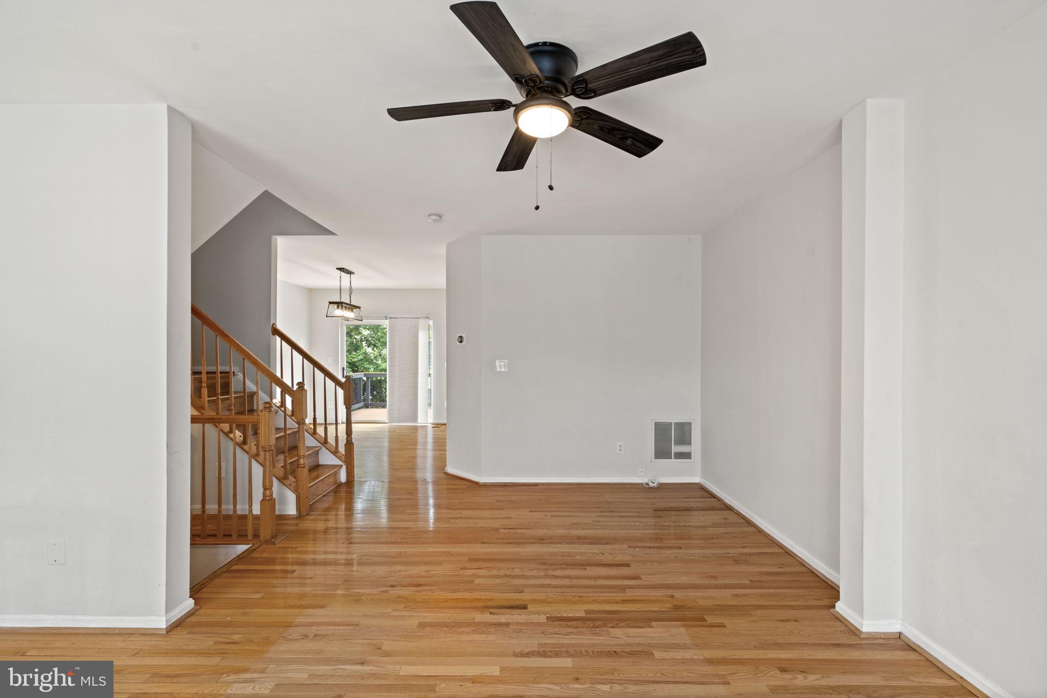 WORTHINGTON WOODS - Residential Lease