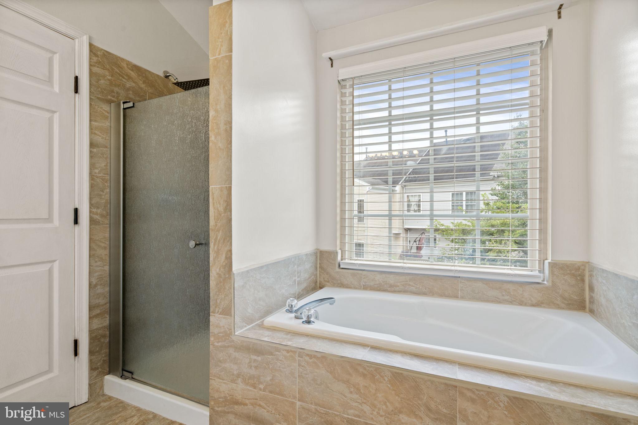 WORTHINGTON WOODS - Residential Lease