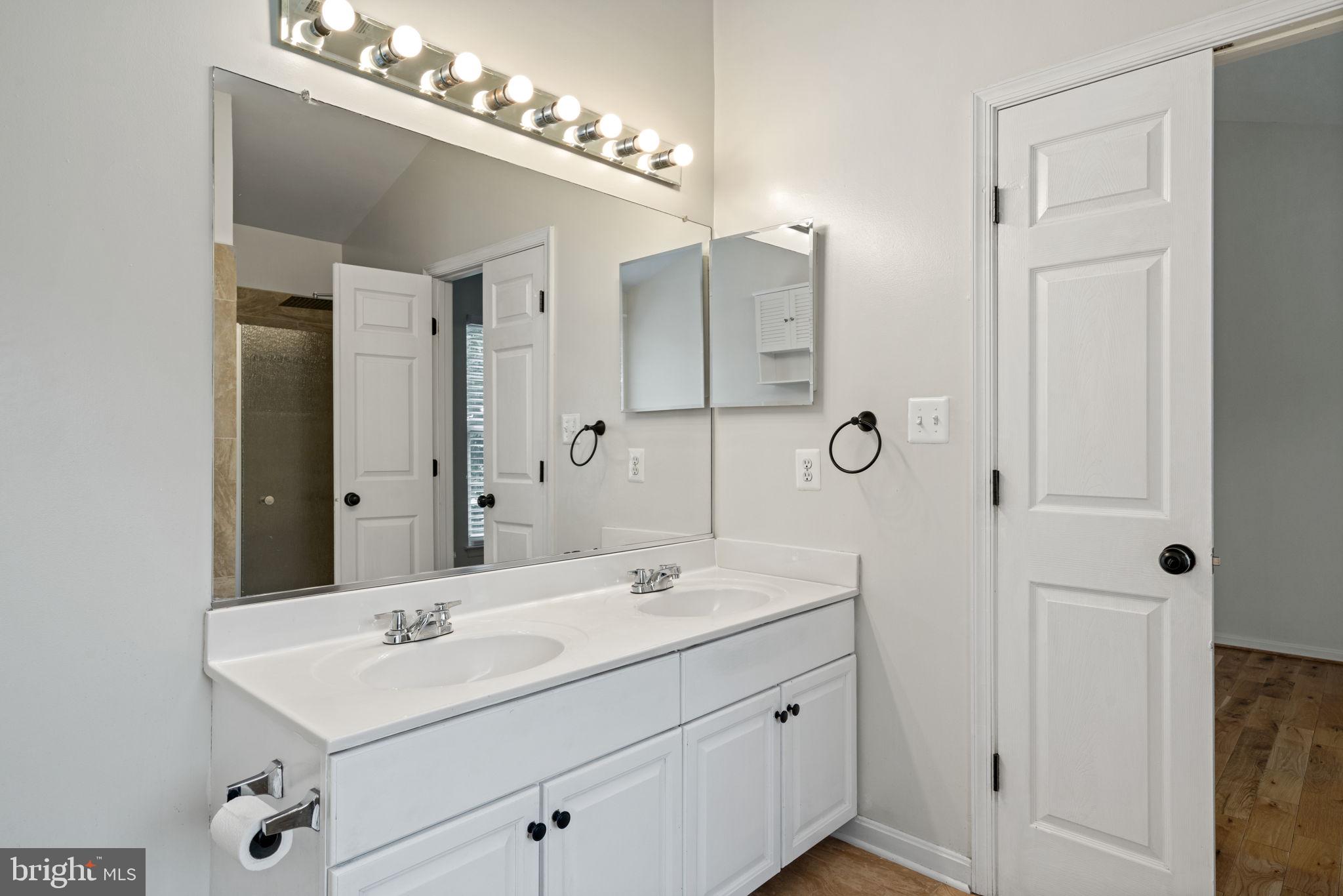 WORTHINGTON WOODS - Residential Lease