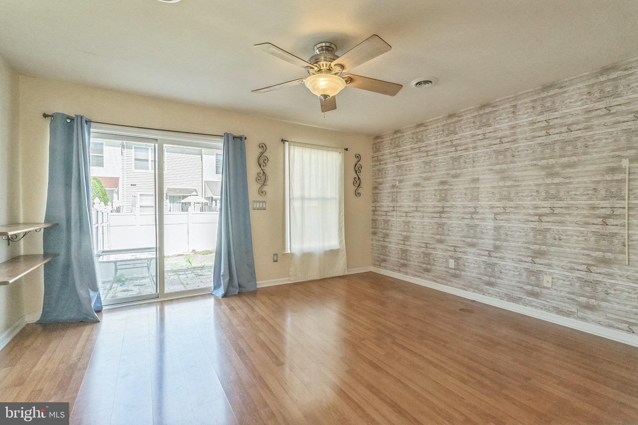 PORT RICHMOND - Residential